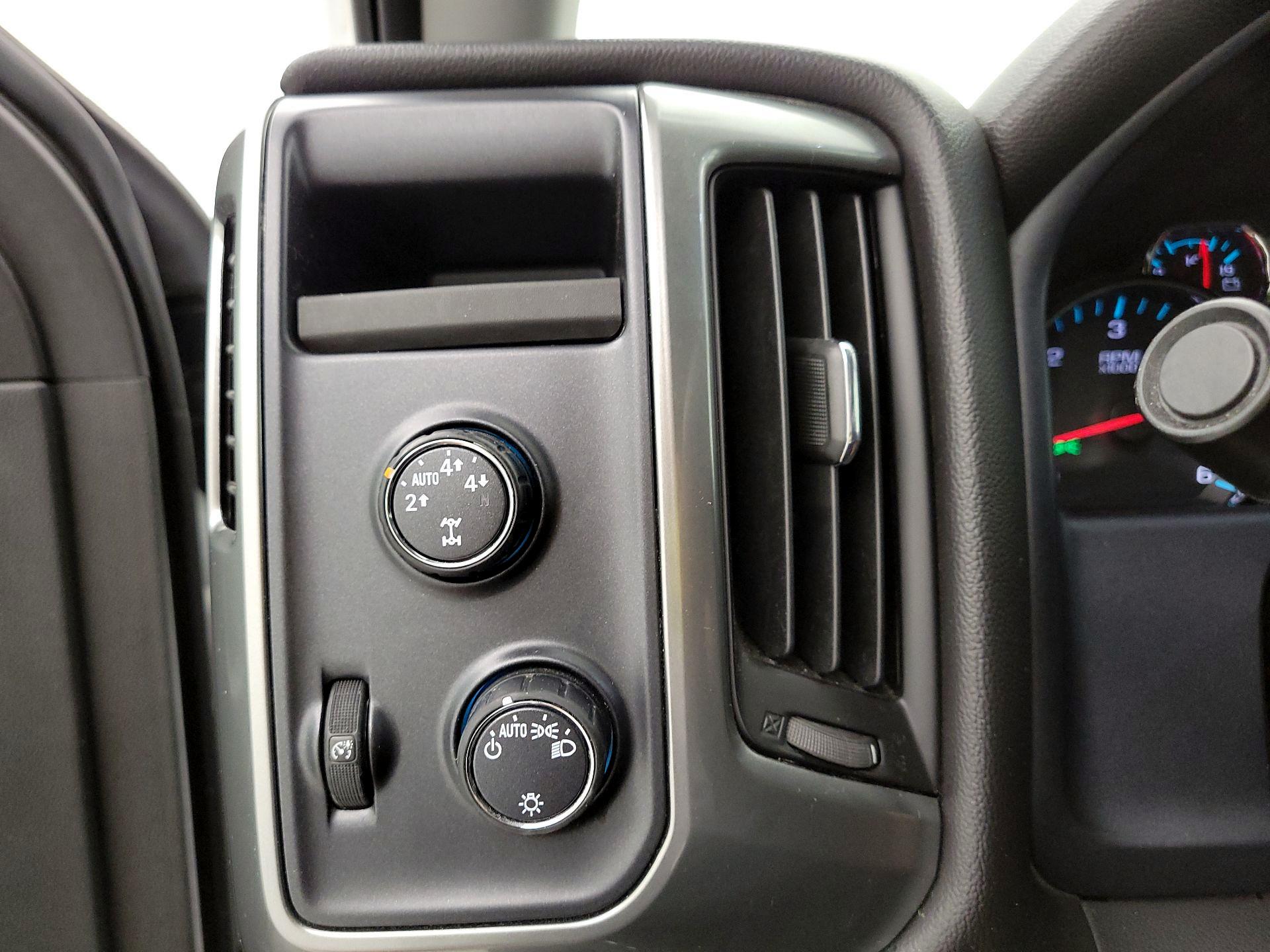 Thumbnail: 2016 Chevrolet Silverado 1500 - 13