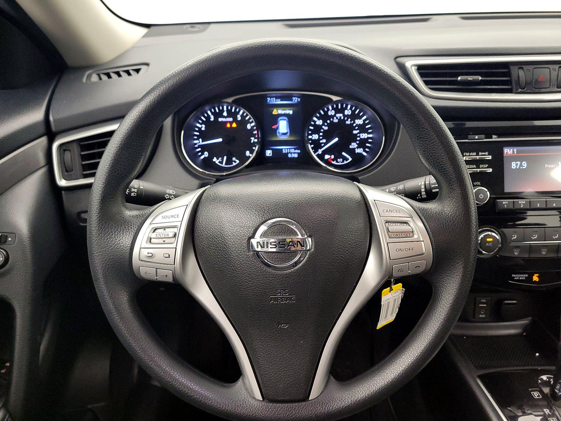 Thumbnail: 2016 Nissan Rogue - 10