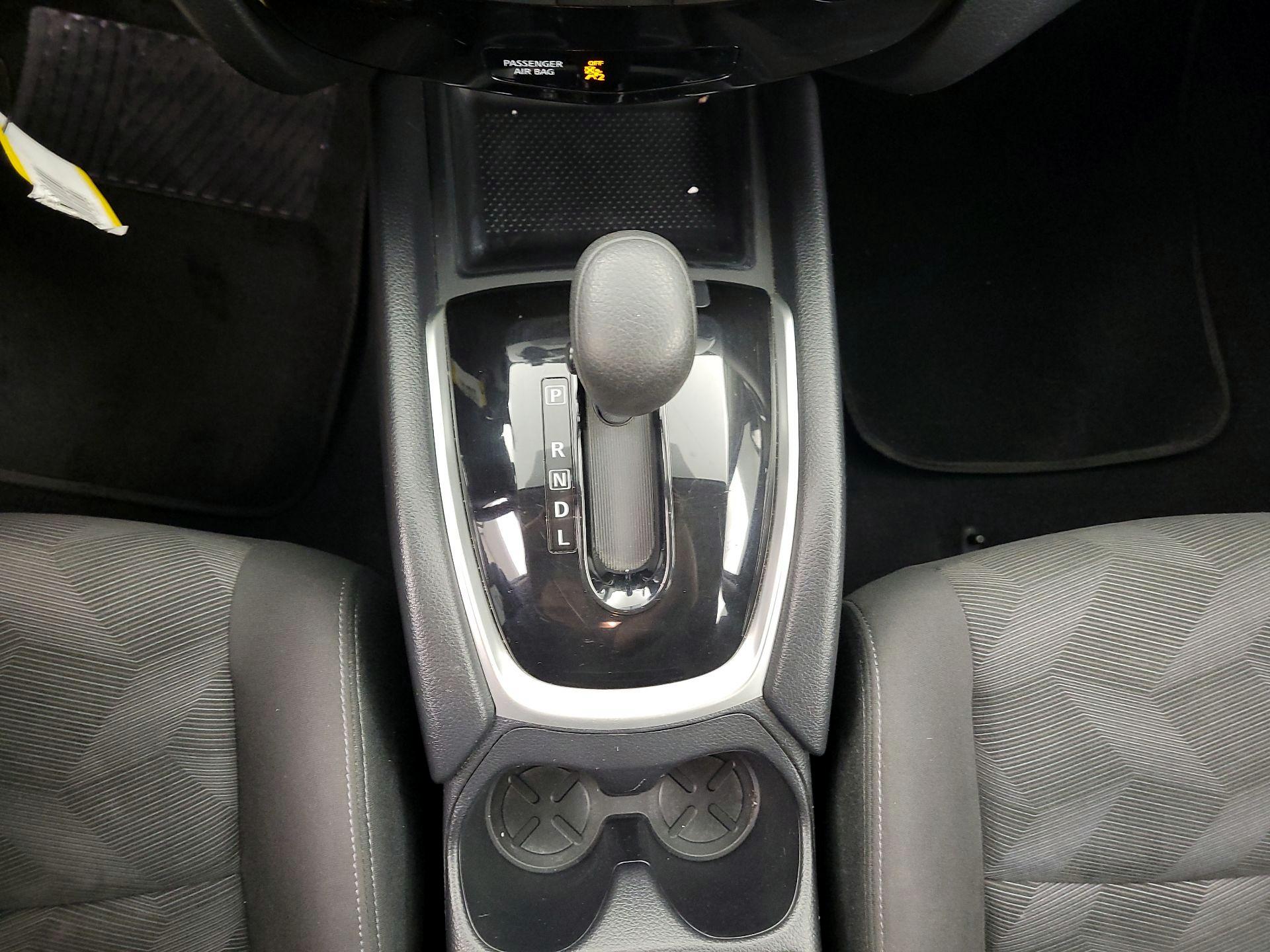 Thumbnail: 2016 Nissan Rogue - 17