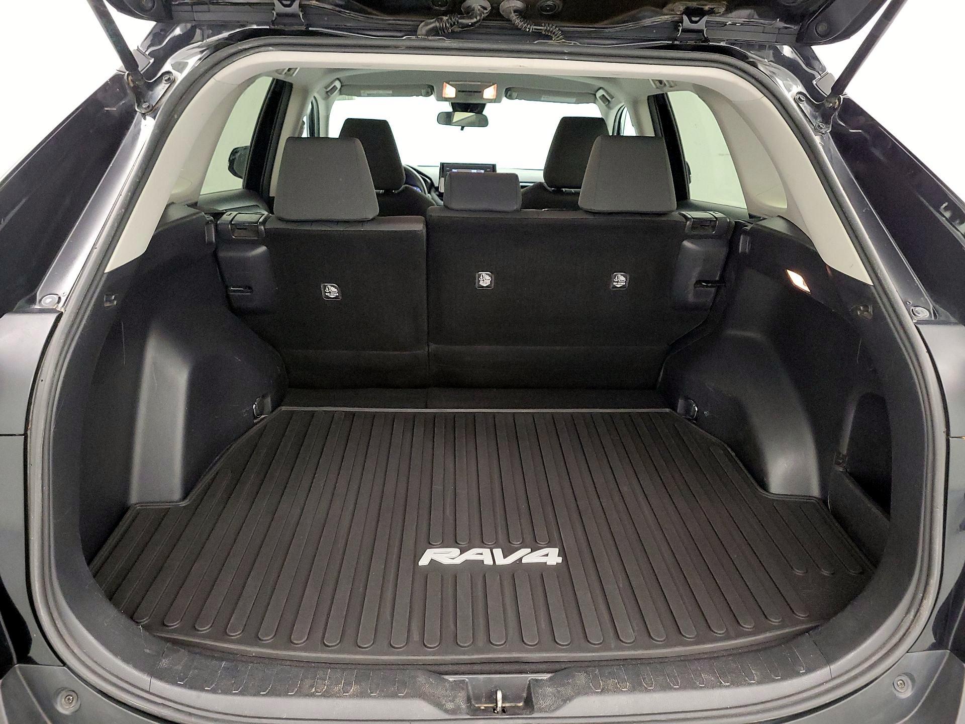 Thumbnail: 2020 Toyota RAV4 - 20