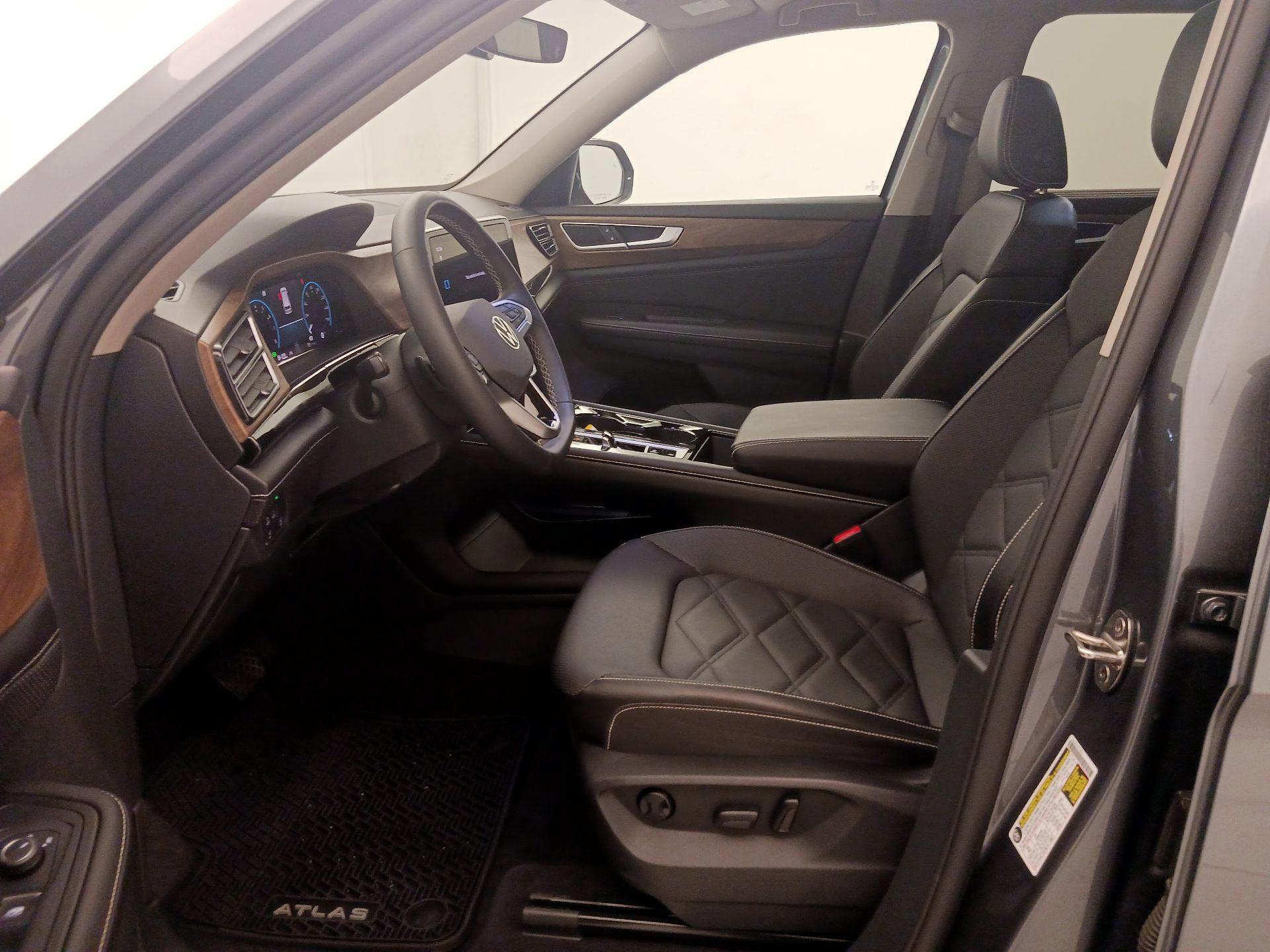 Thumbnail: 2024 Volkswagen Atlas - 11