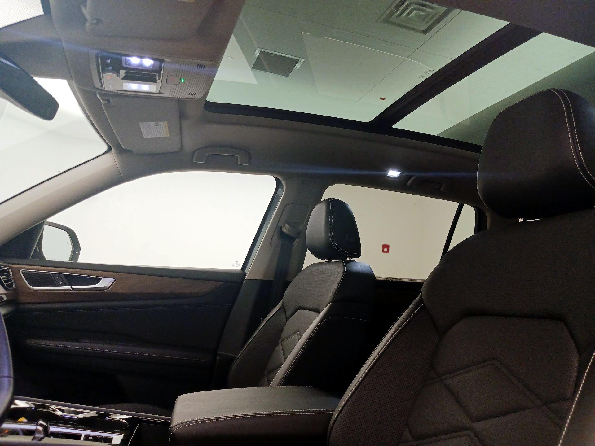 Thumbnail: 2024 Volkswagen Atlas - 19