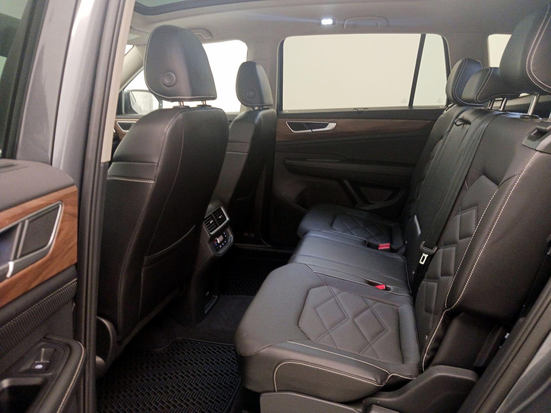 Thumbnail: 2024 Volkswagen Atlas - 20