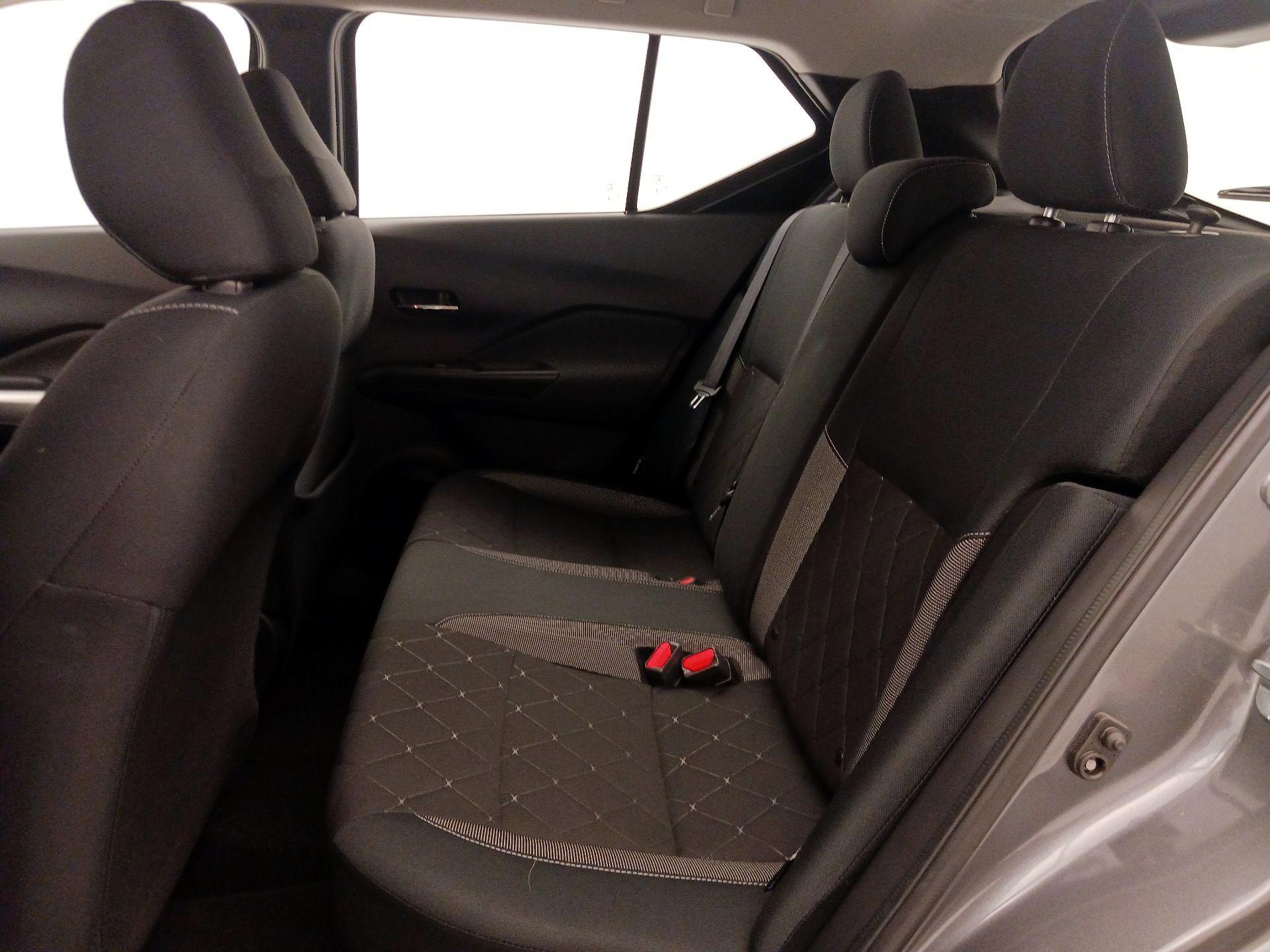 Thumbnail: 2020 Nissan Kicks - 18