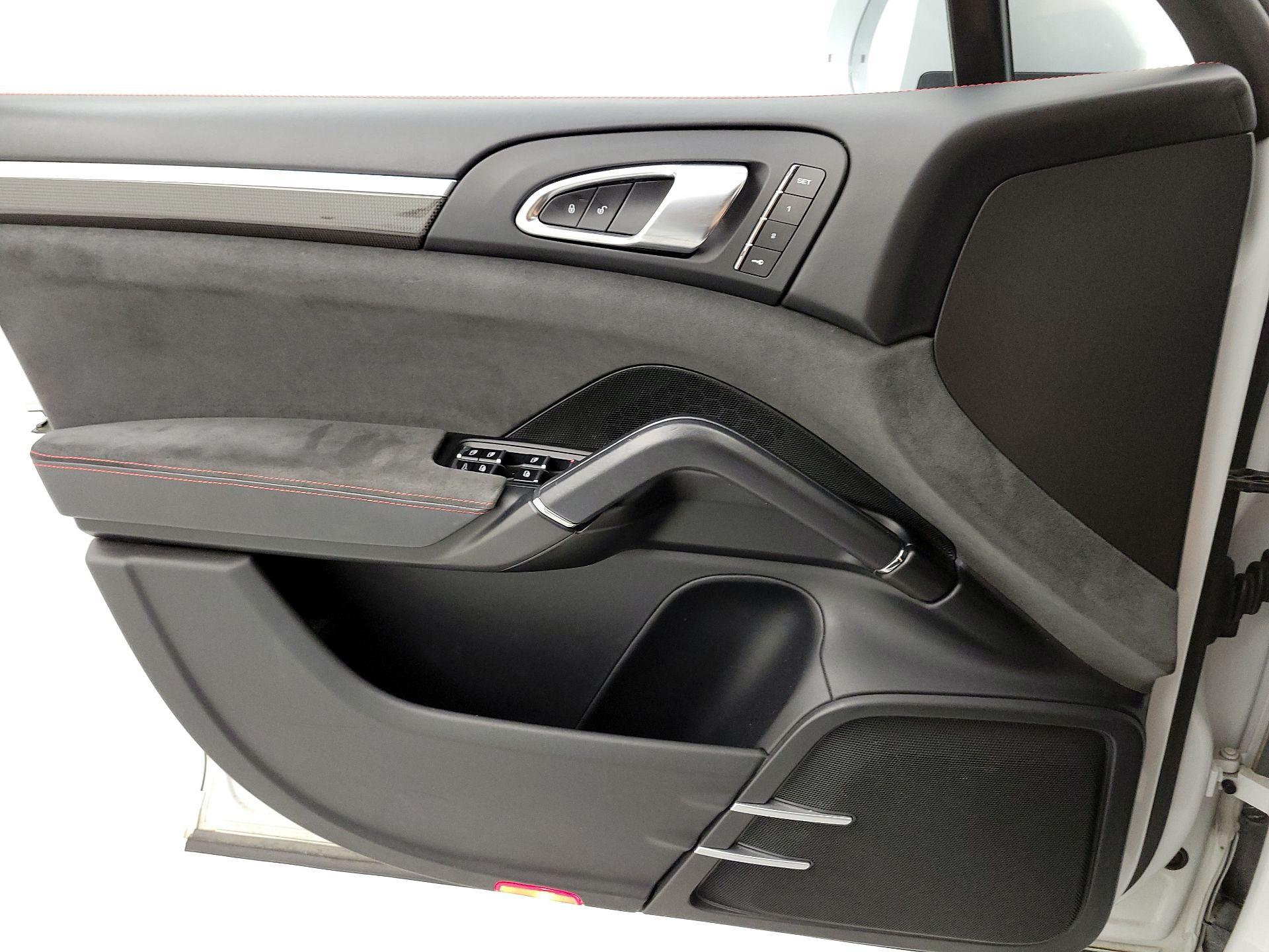 Thumbnail: 2016 Porsche Cayenne - 12
