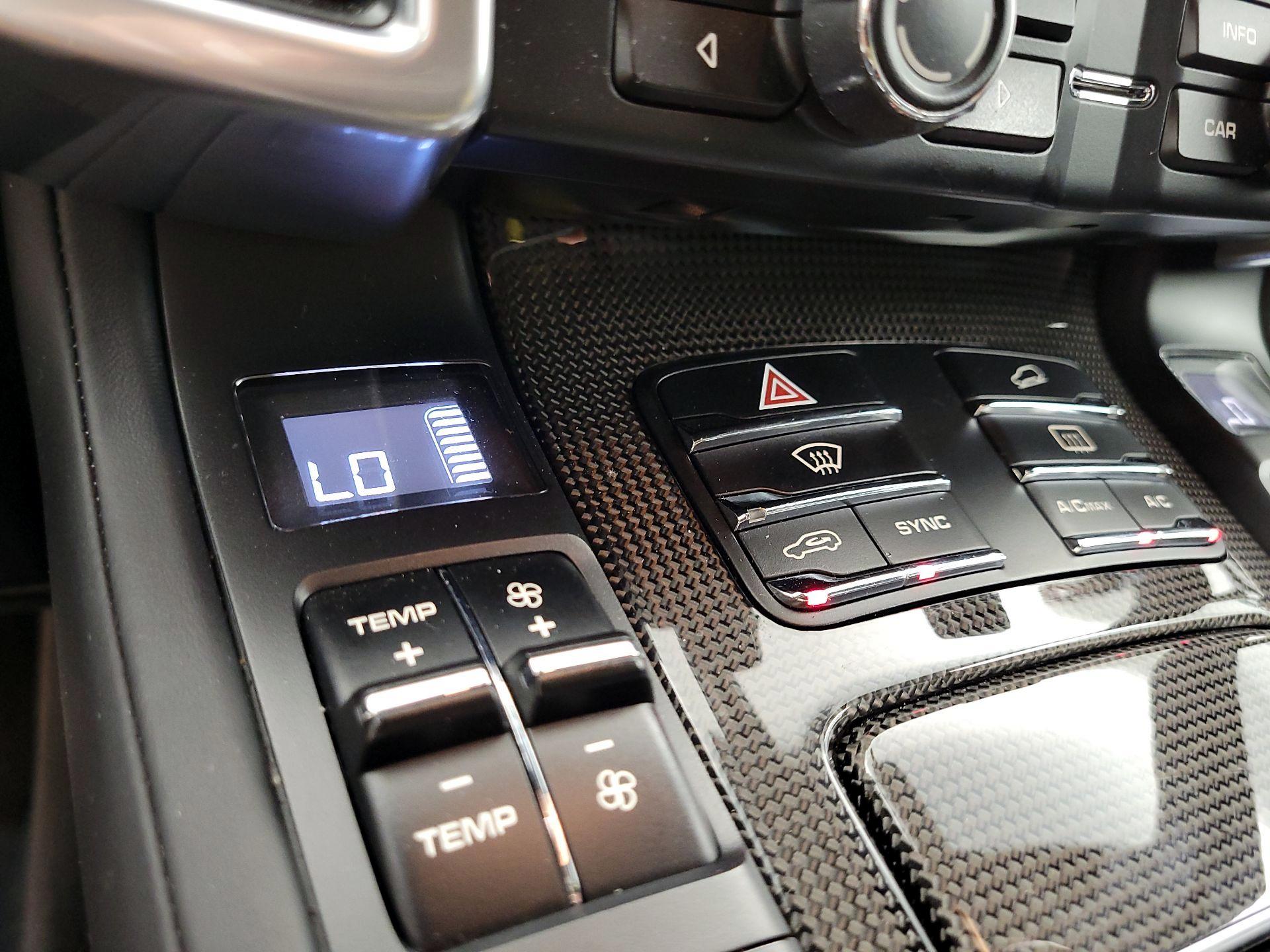 Thumbnail: 2016 Porsche Cayenne - 15