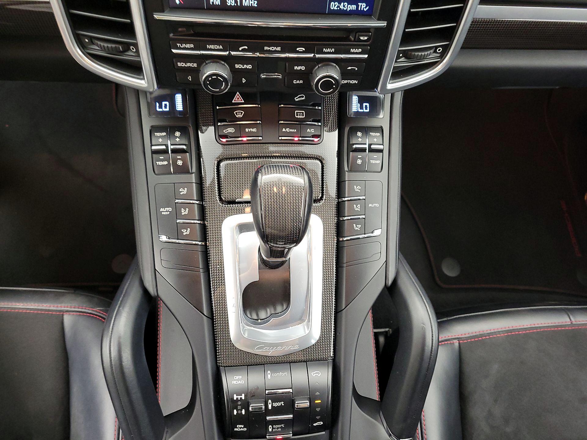 Thumbnail: 2016 Porsche Cayenne - 16