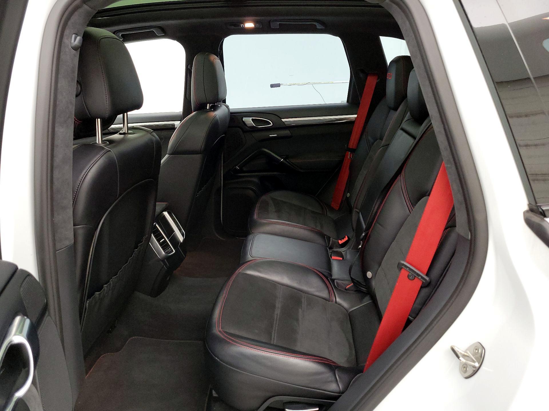 Thumbnail: 2016 Porsche Cayenne - 19