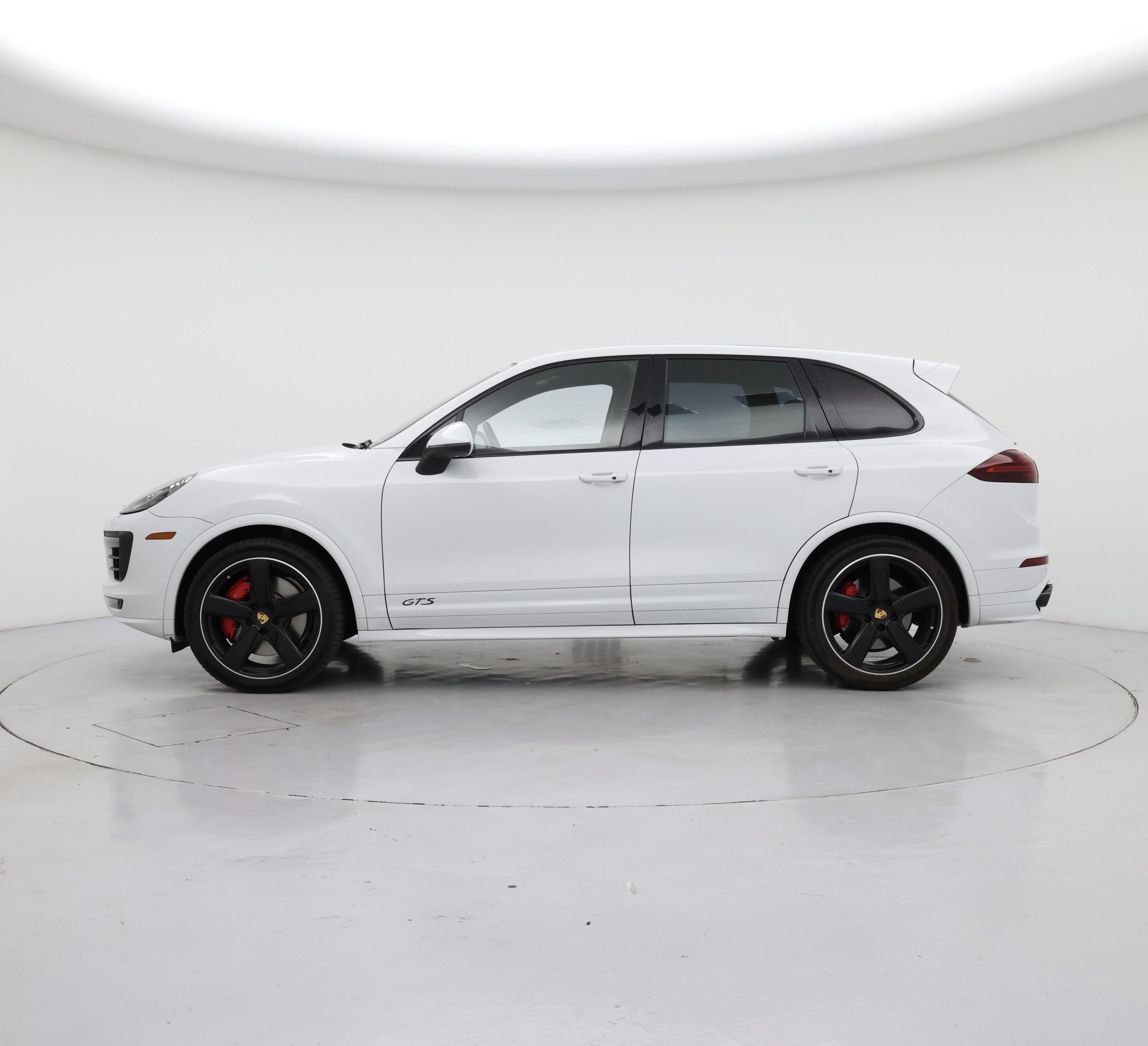 Thumbnail: 2016 Porsche Cayenne - 3