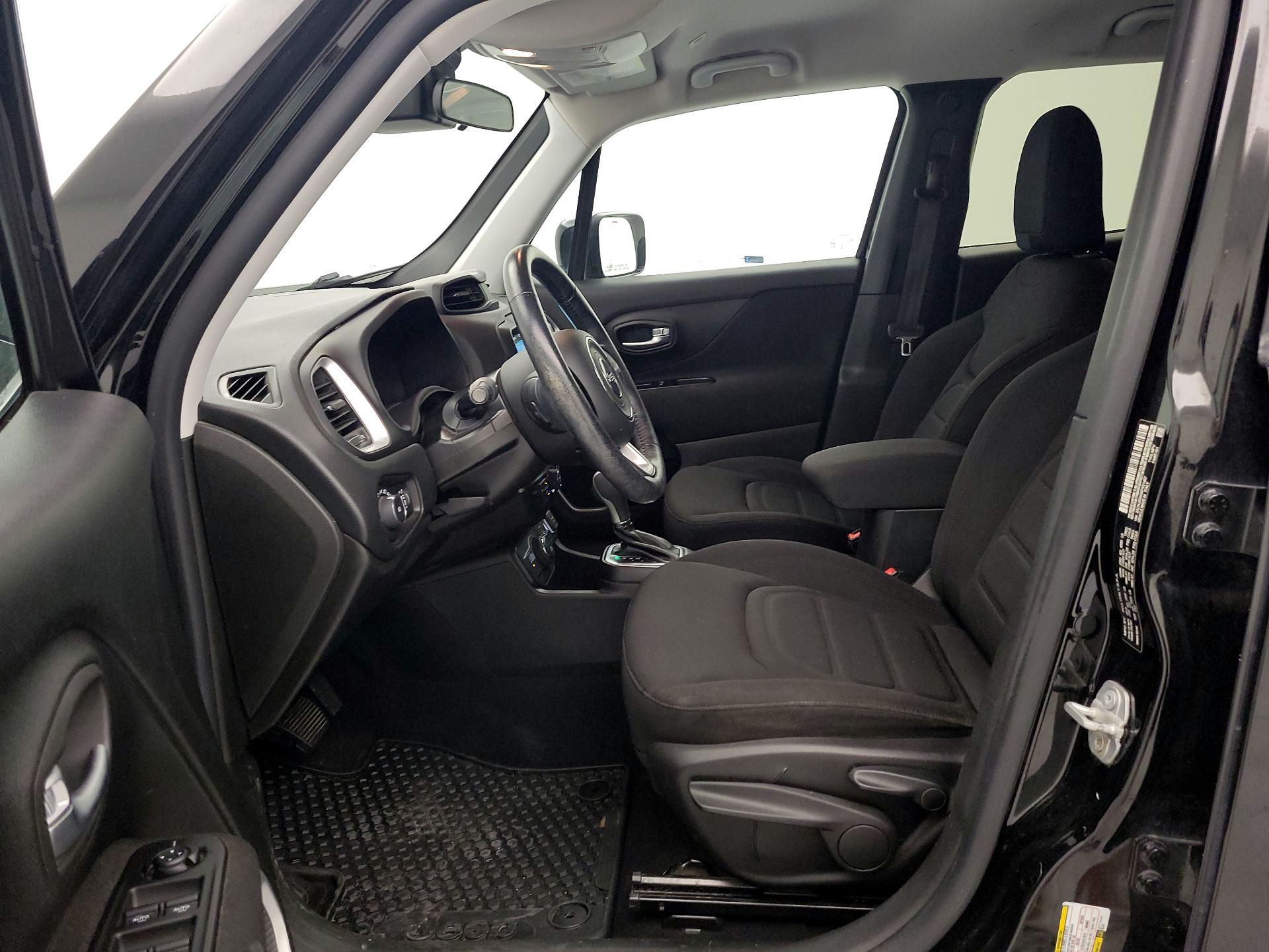 Thumbnail: 2019 Jeep Renegade - 11