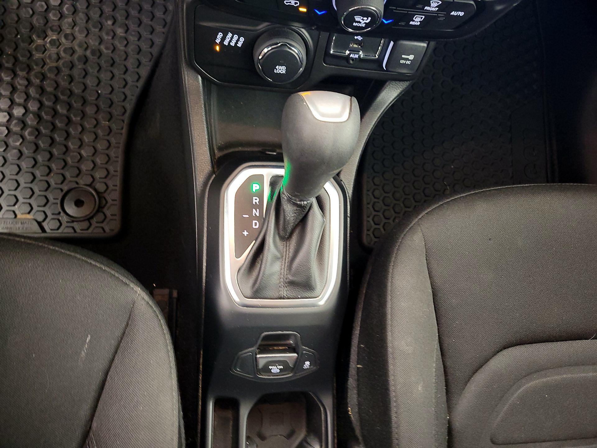 Thumbnail: 2019 Jeep Renegade - 18