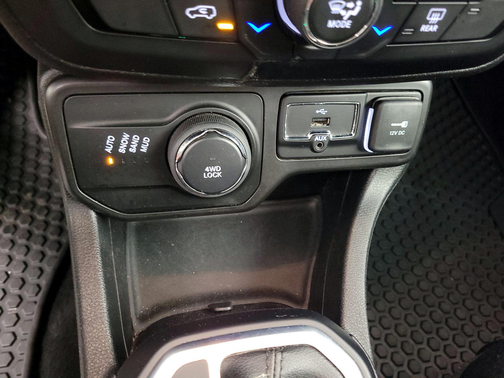 Thumbnail: 2019 Jeep Renegade - 19