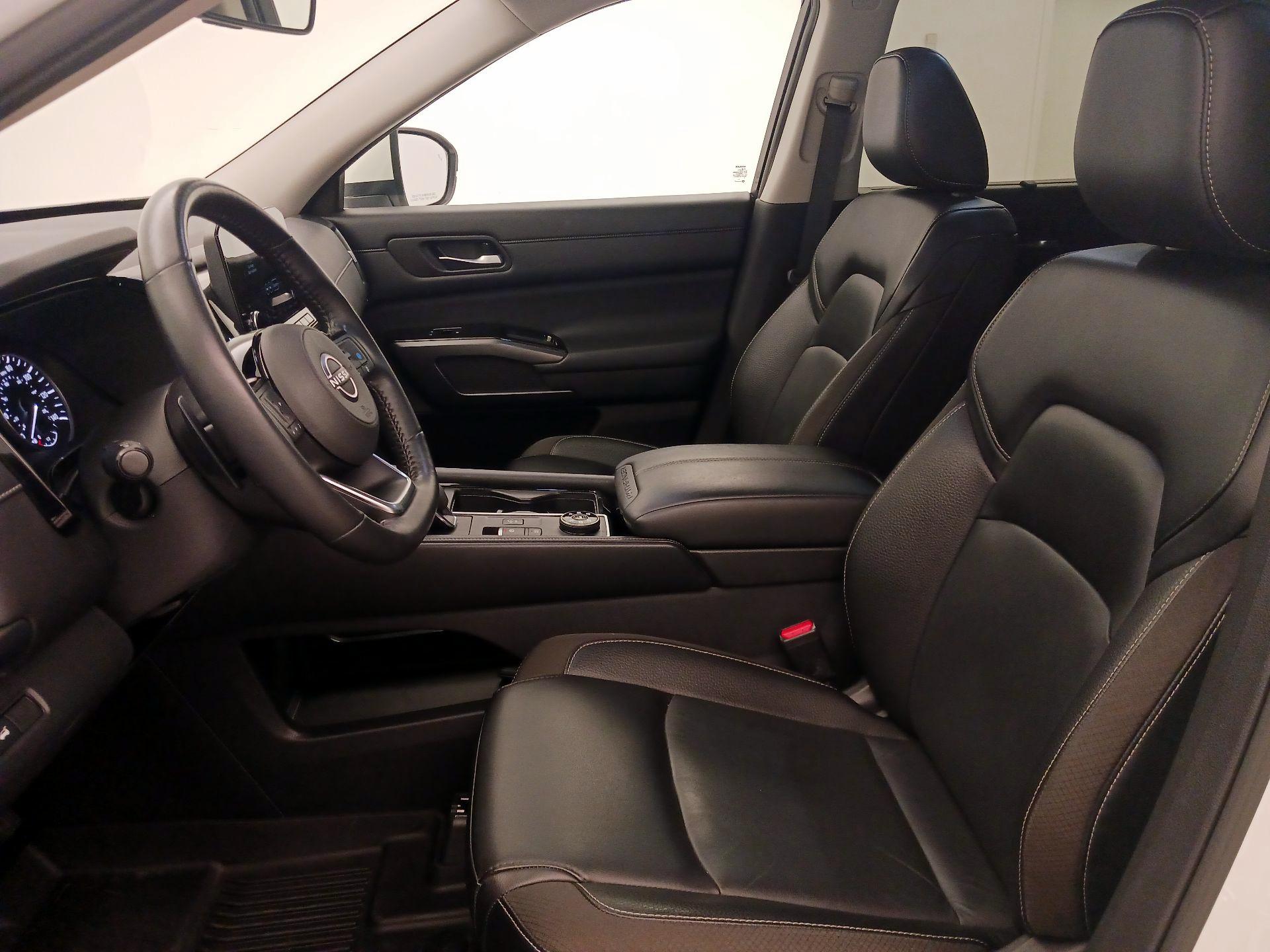 Thumbnail: 2023 Nissan Pathfinder - 11