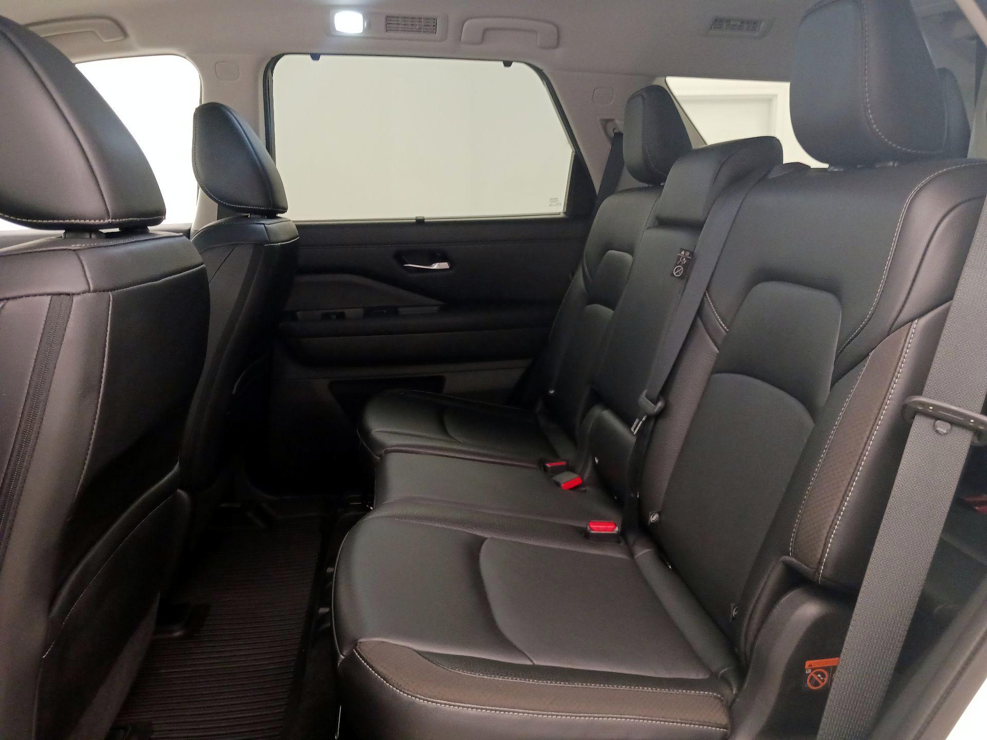Thumbnail: 2023 Nissan Pathfinder - 20