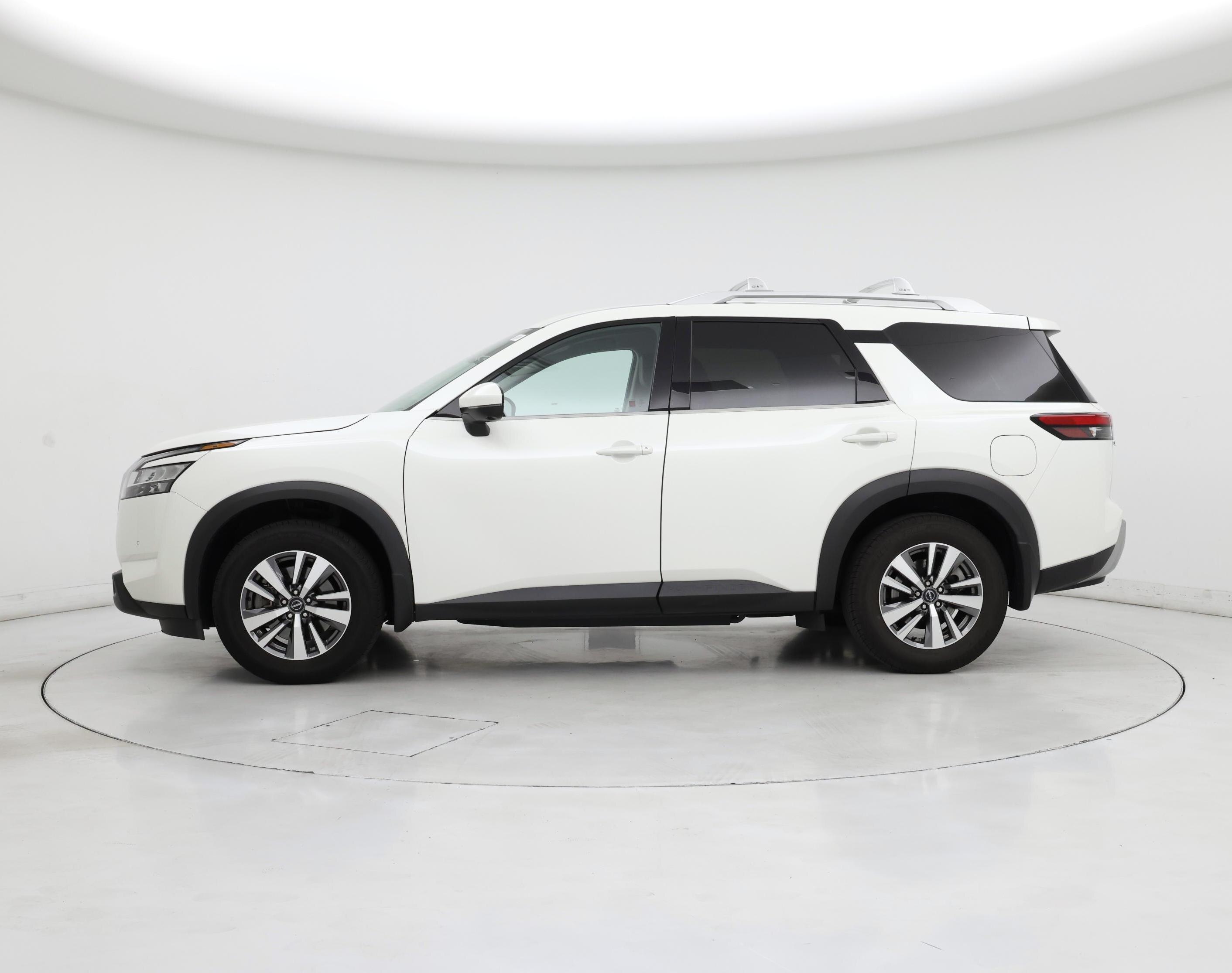 Thumbnail: 2023 Nissan Pathfinder - 3