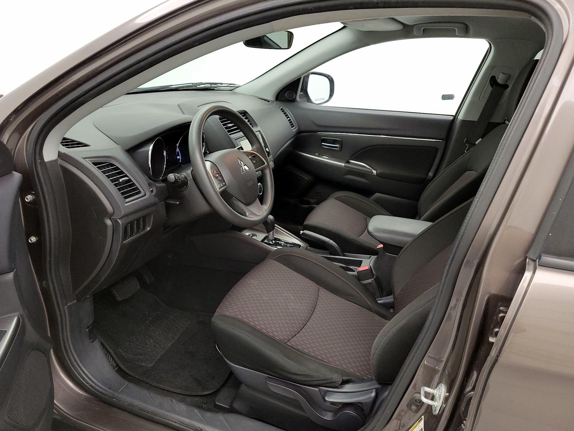 Thumbnail: 2018 Mitsubishi Outlander Sport - 11