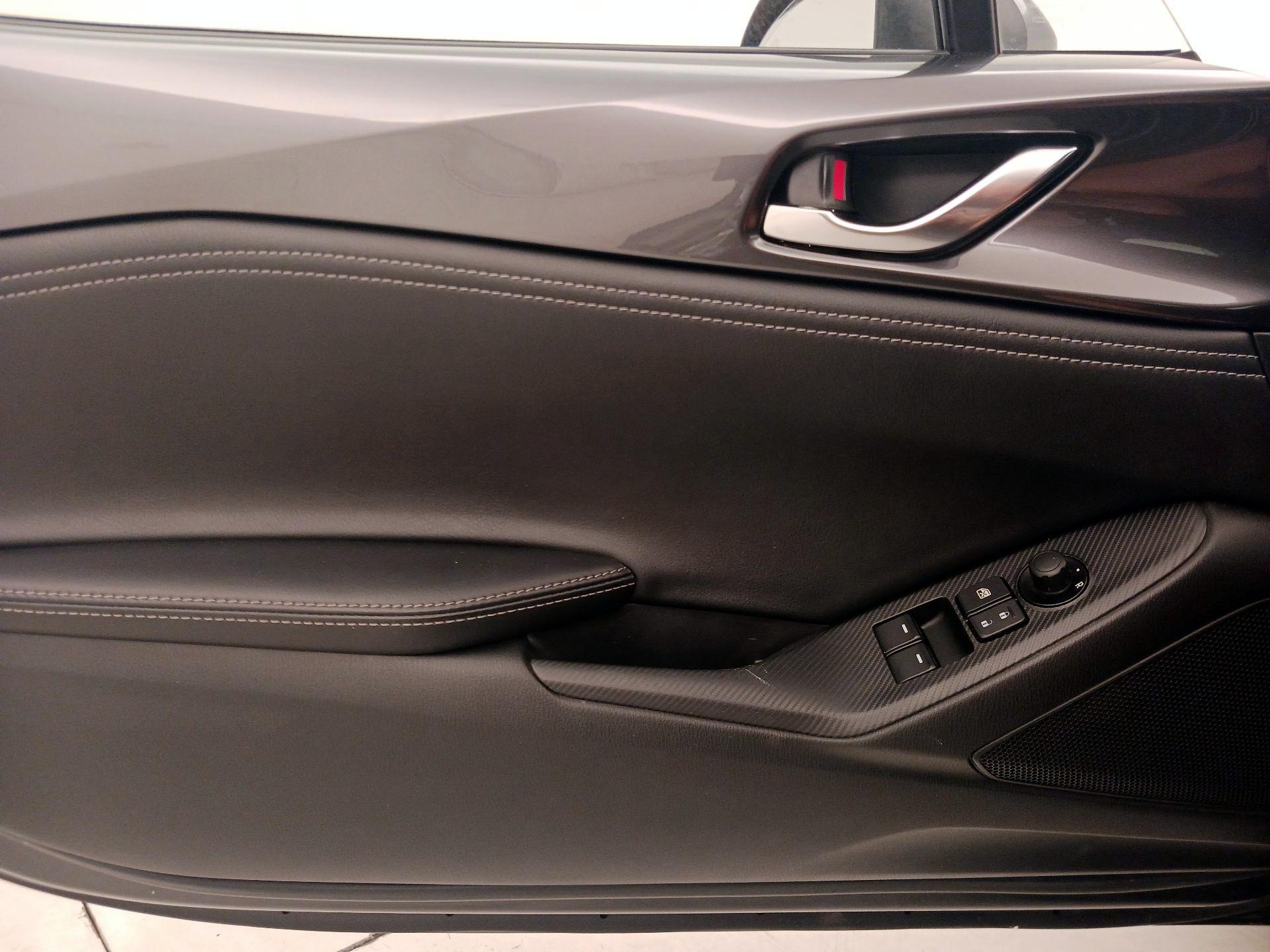 Thumbnail: 2021 Mazda MX-5 Miata - 12