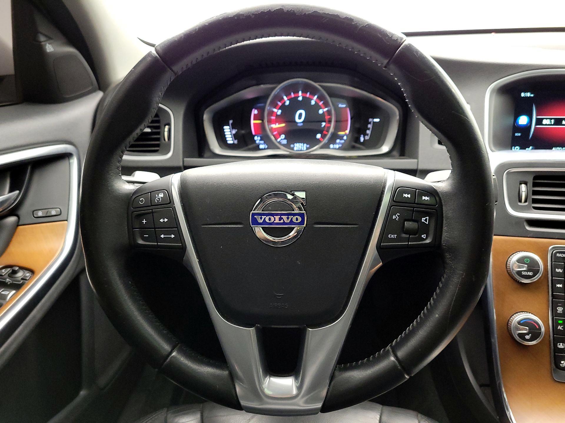 Thumbnail: 2016 Volvo S60 - 10