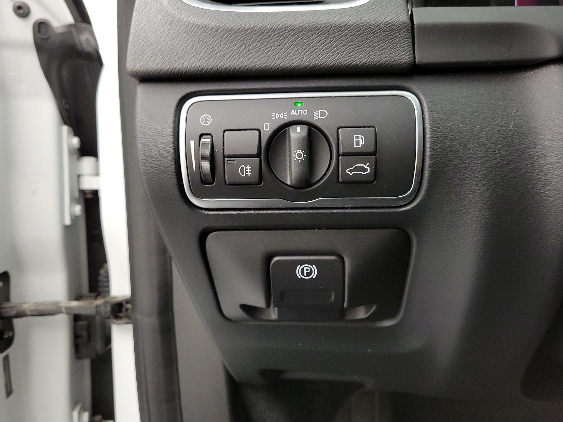 Thumbnail: 2016 Volvo S60 - 13