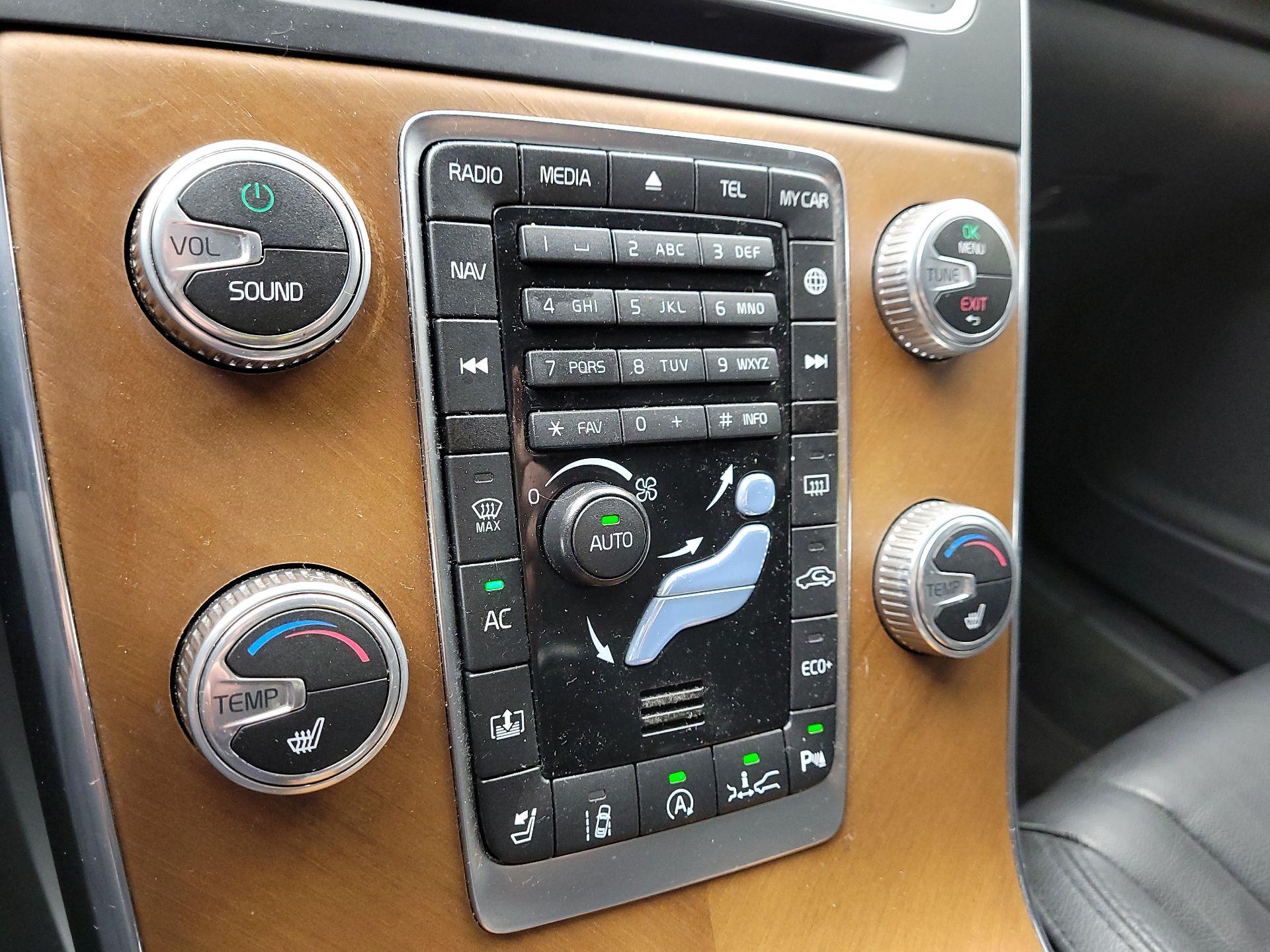 Thumbnail: 2016 Volvo S60 - 17