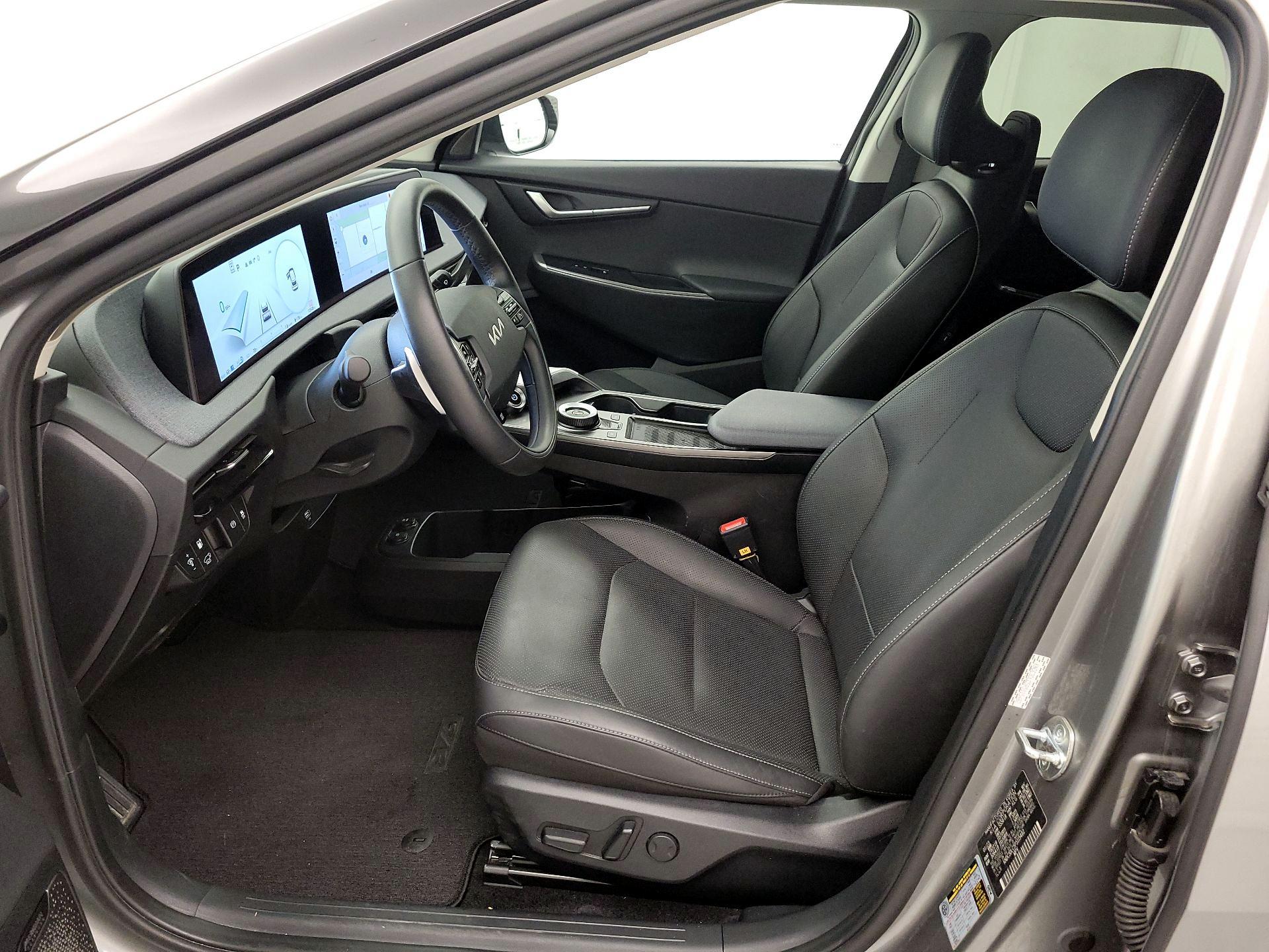 Thumbnail: 2023 Kia EV6 - 11