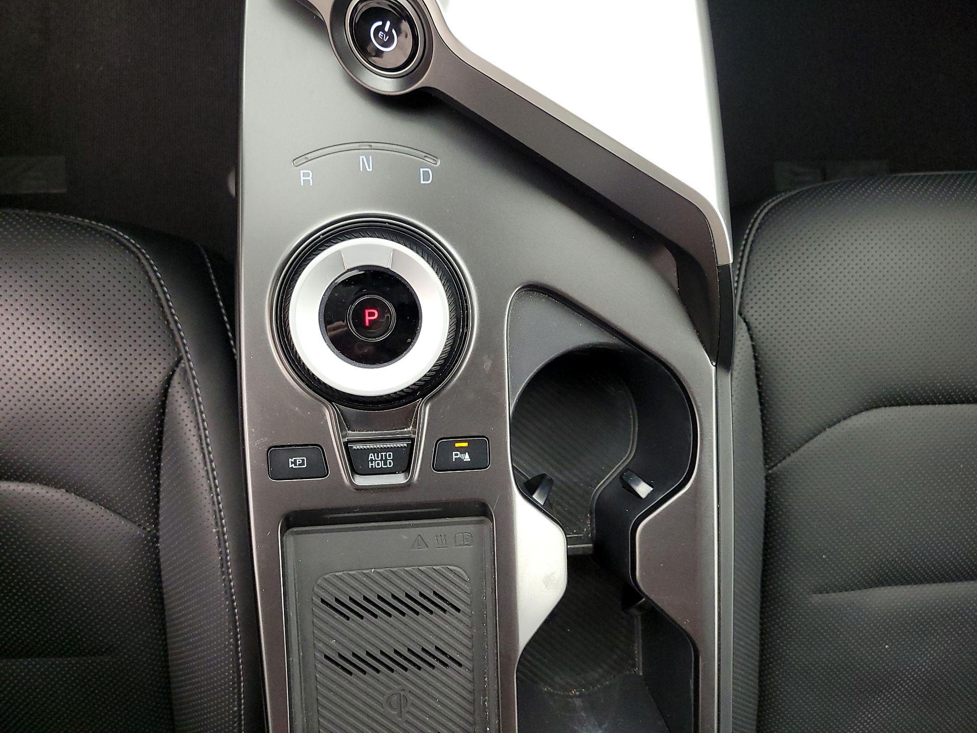 Thumbnail: 2023 Kia EV6 - 18