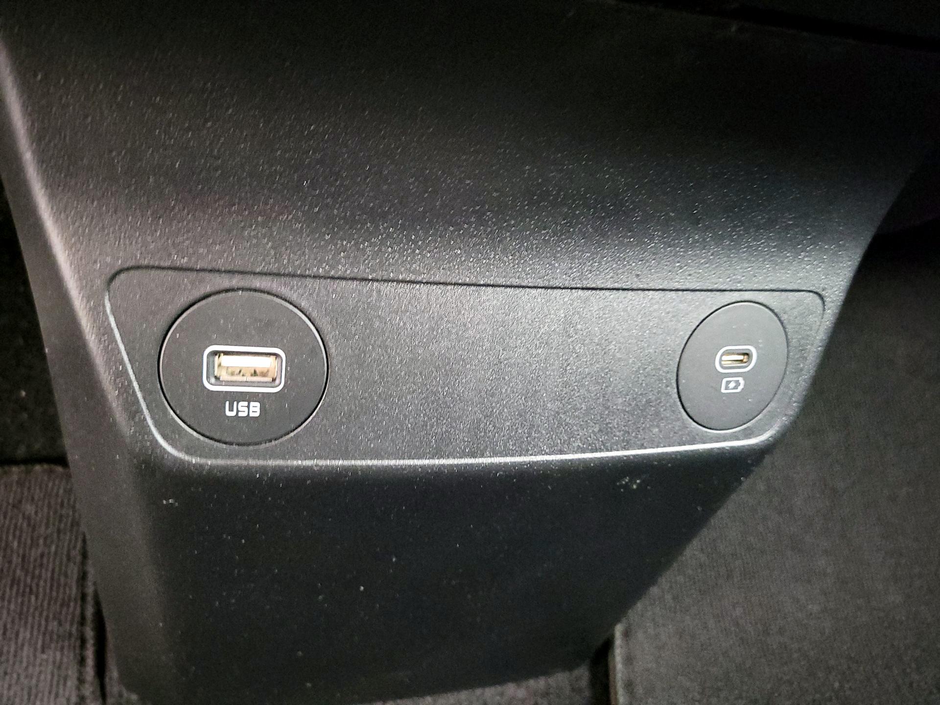 Thumbnail: 2023 Kia EV6 - 19
