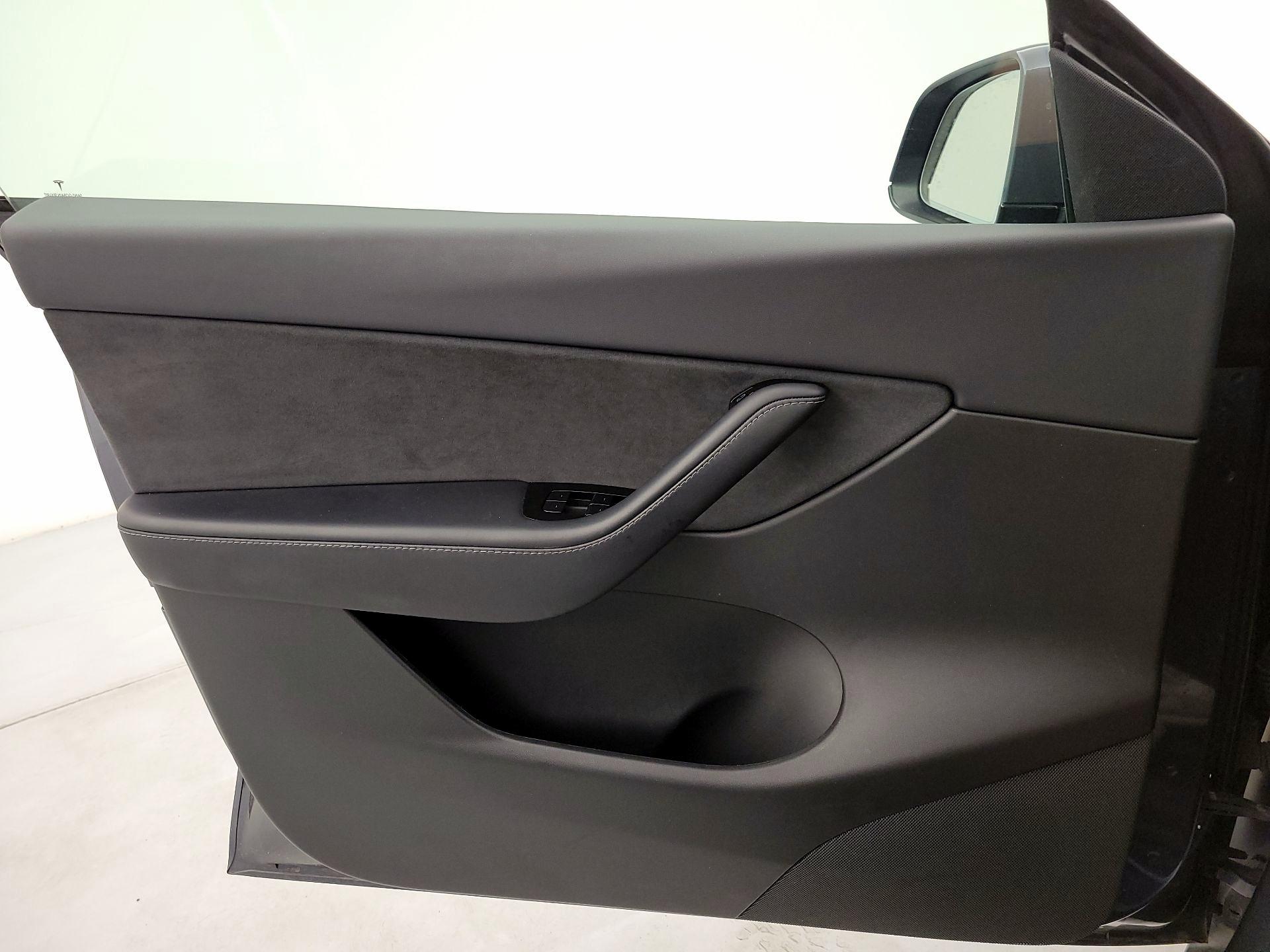 Thumbnail: 2021 Tesla Model Y - 12