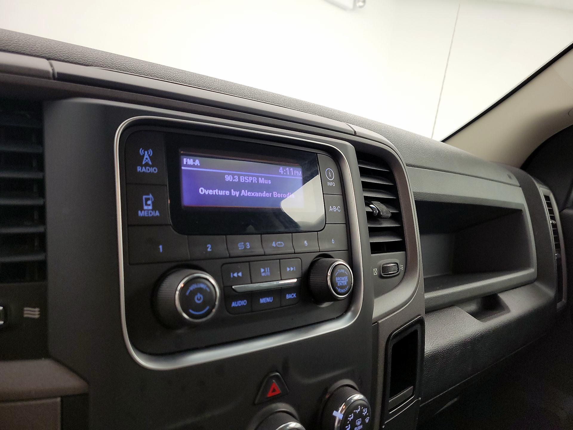 Thumbnail: 2019 RAM 1500 Classic - 15