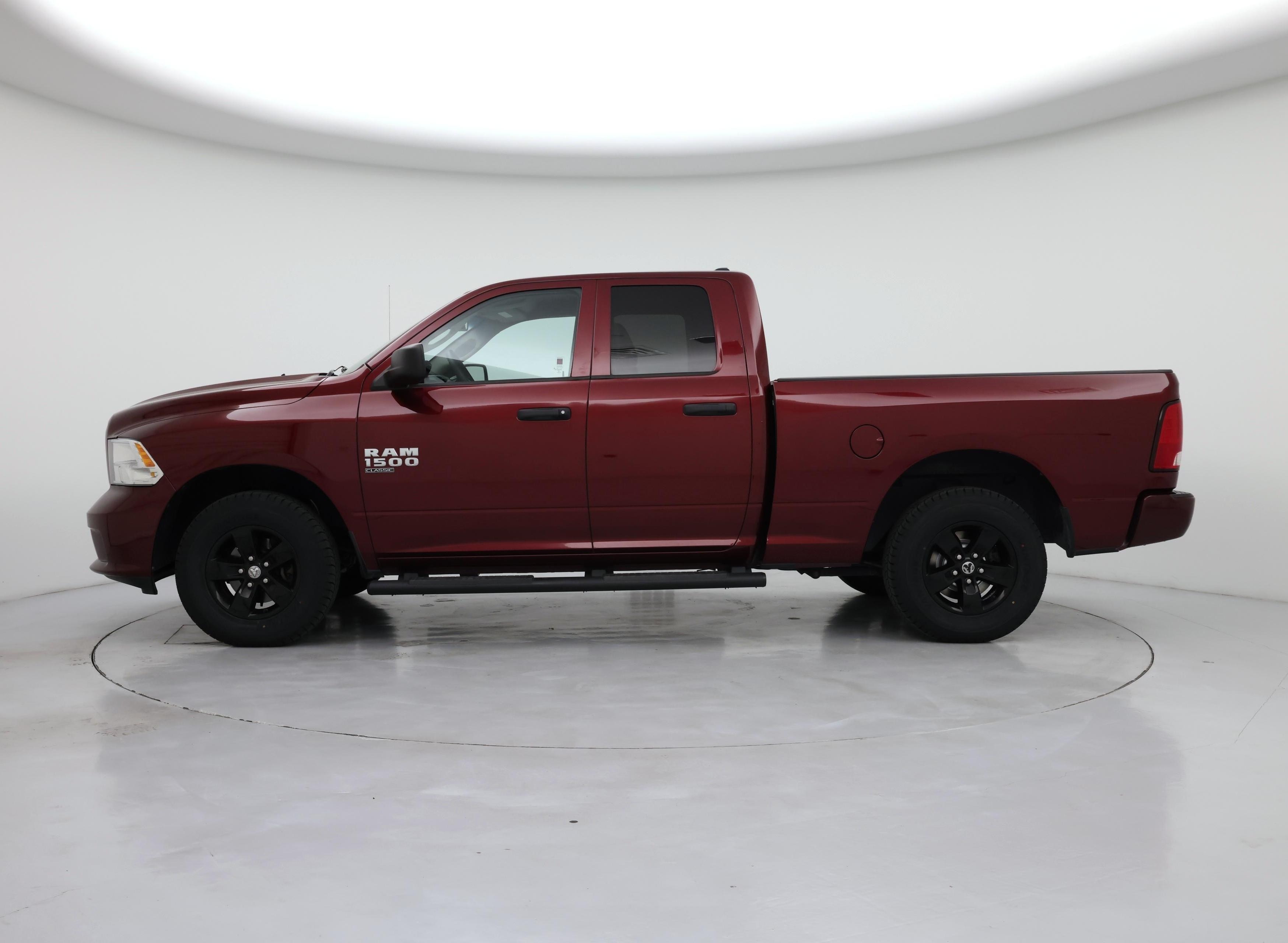 Thumbnail: 2019 RAM 1500 Classic - 3