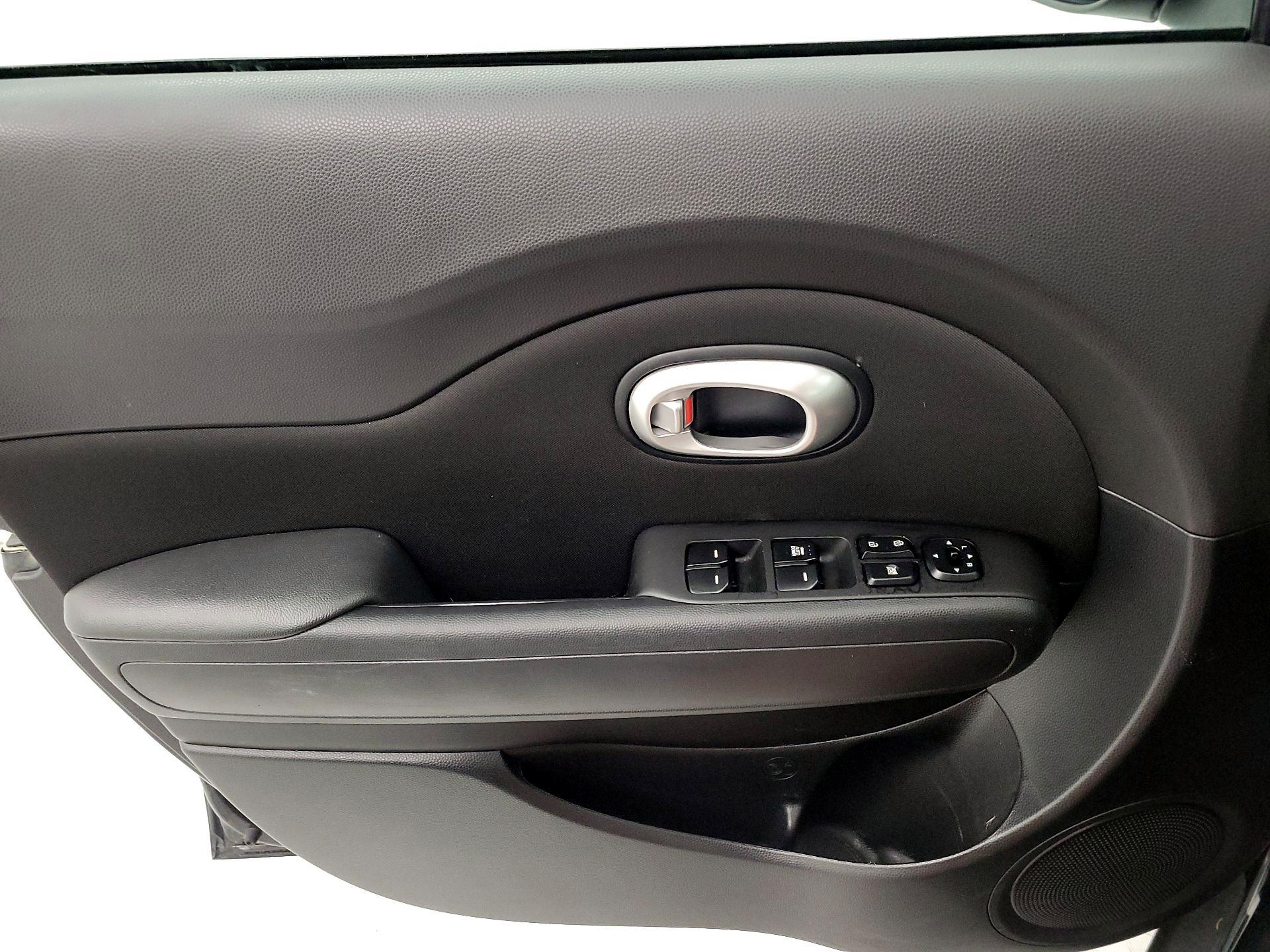 Thumbnail: 2016 Kia Soul - 12