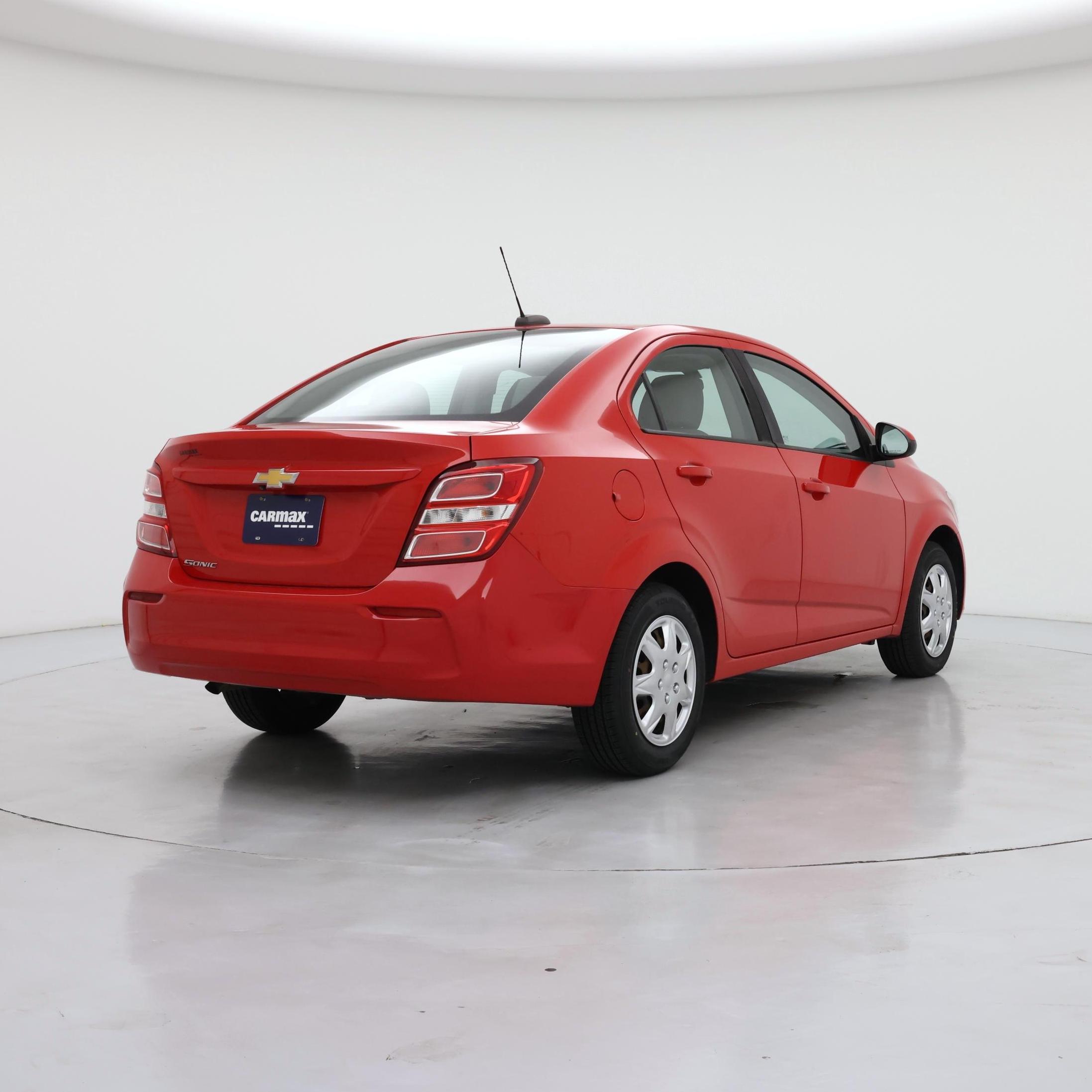 Thumbnail: 2017 Chevrolet Sonic - 8