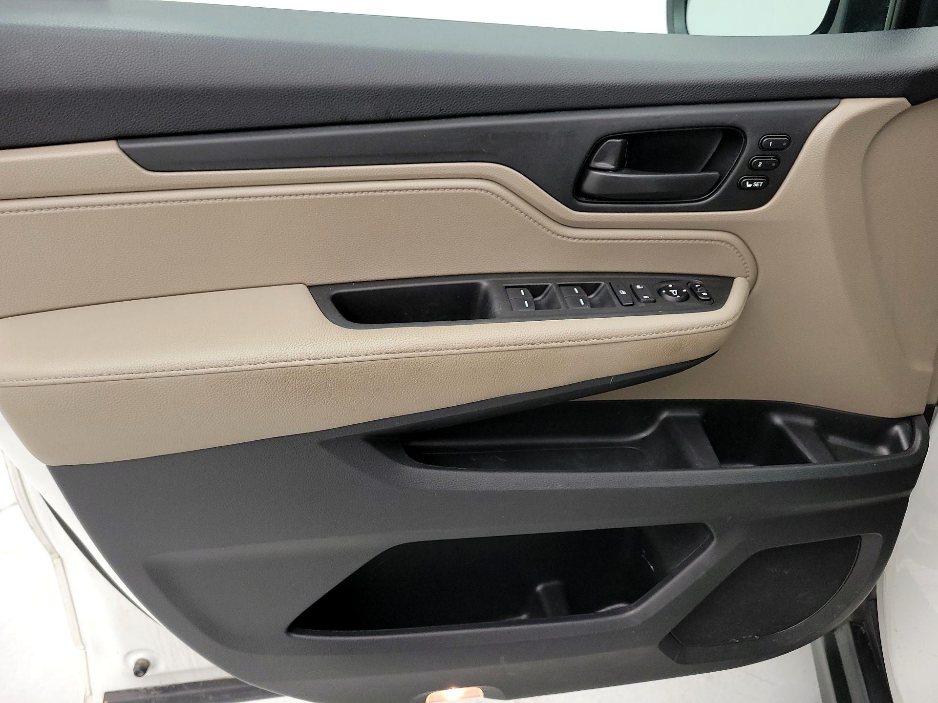 Thumbnail: 2020 Honda Odyssey - 12
