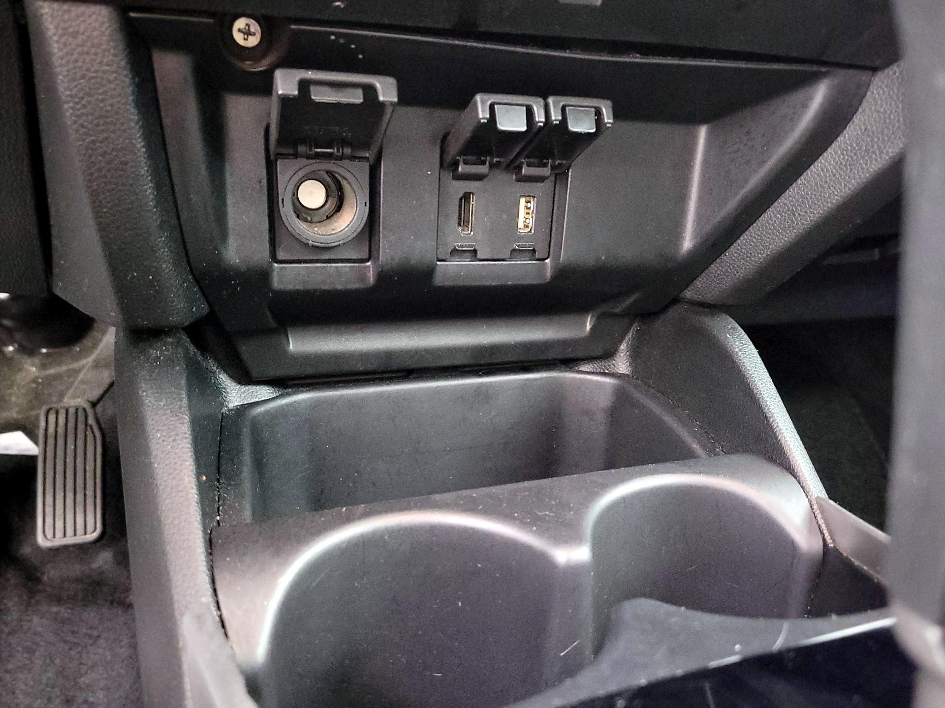 Thumbnail: 2015 Honda Fit - 18