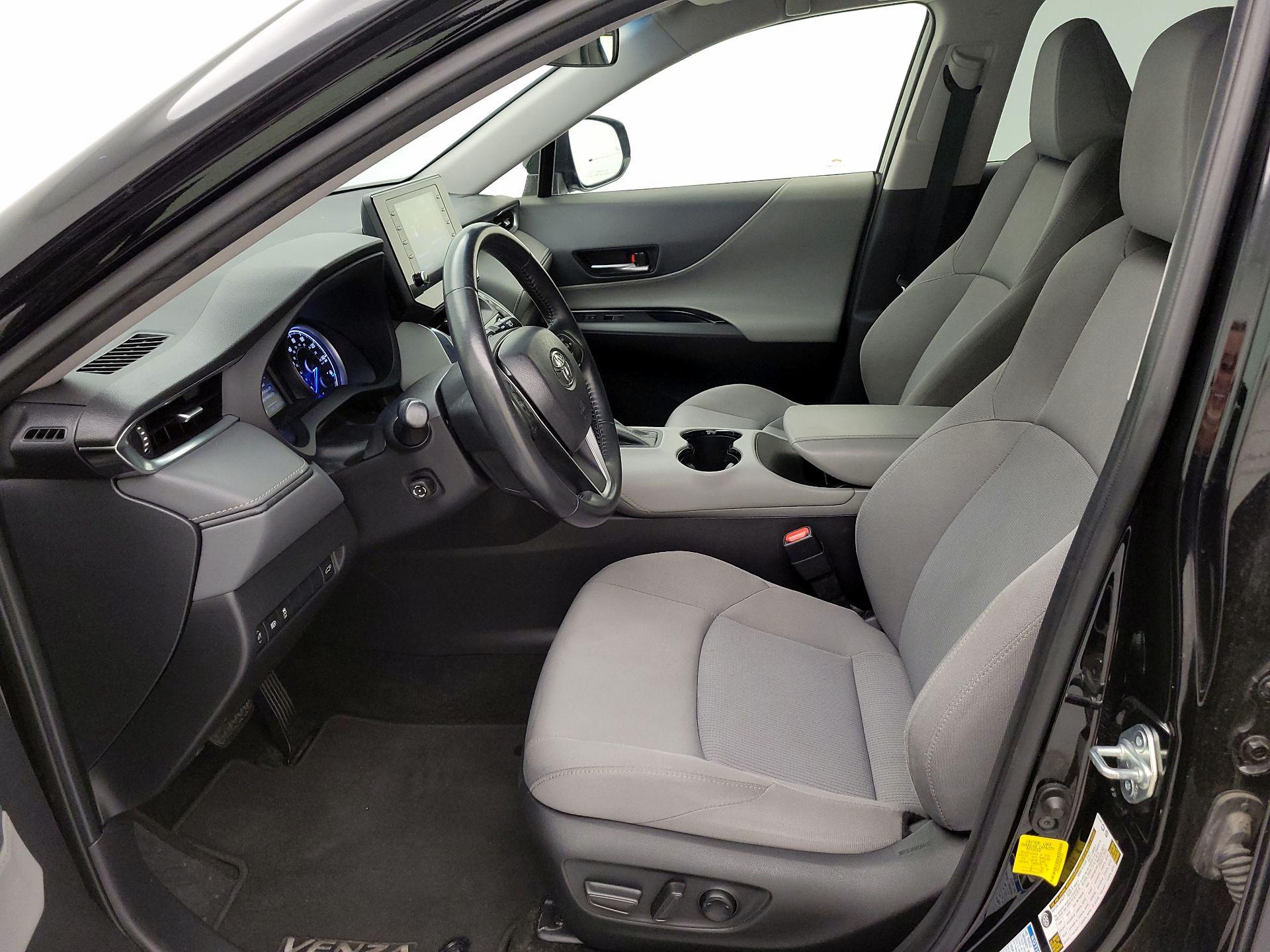 Thumbnail: 2021 Toyota Venza - 11