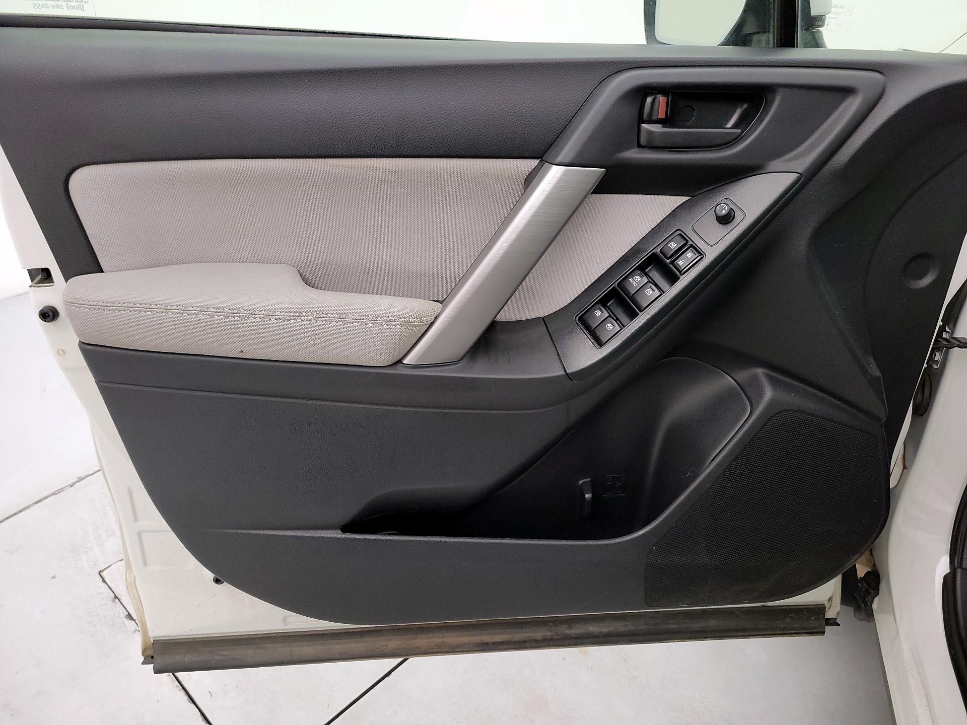 Thumbnail: 2015 Subaru Forester - 12