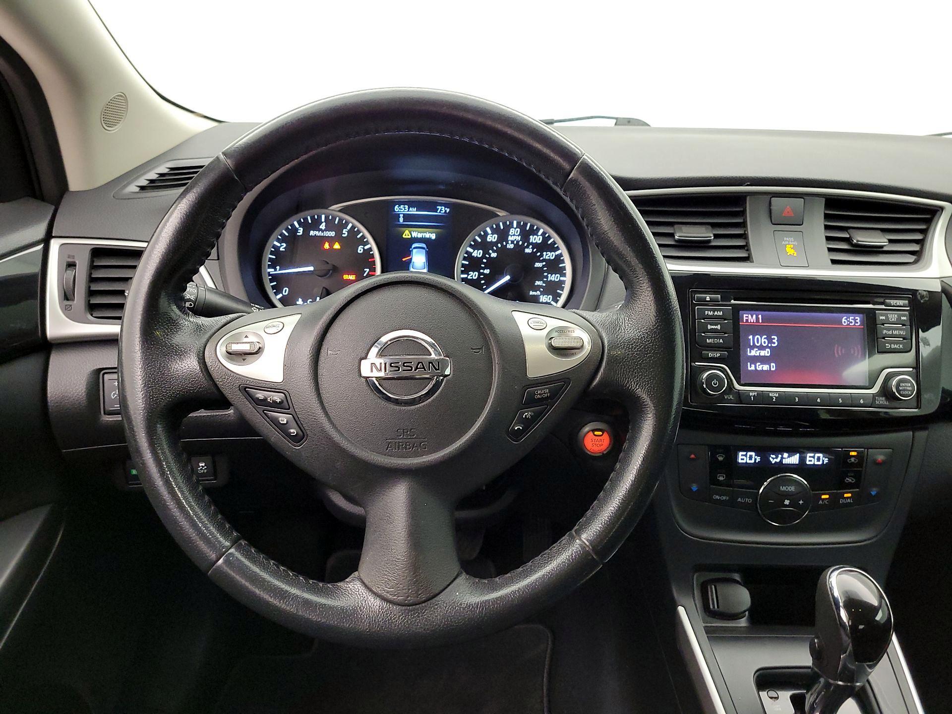 Thumbnail: 2018 Nissan Sentra - 10