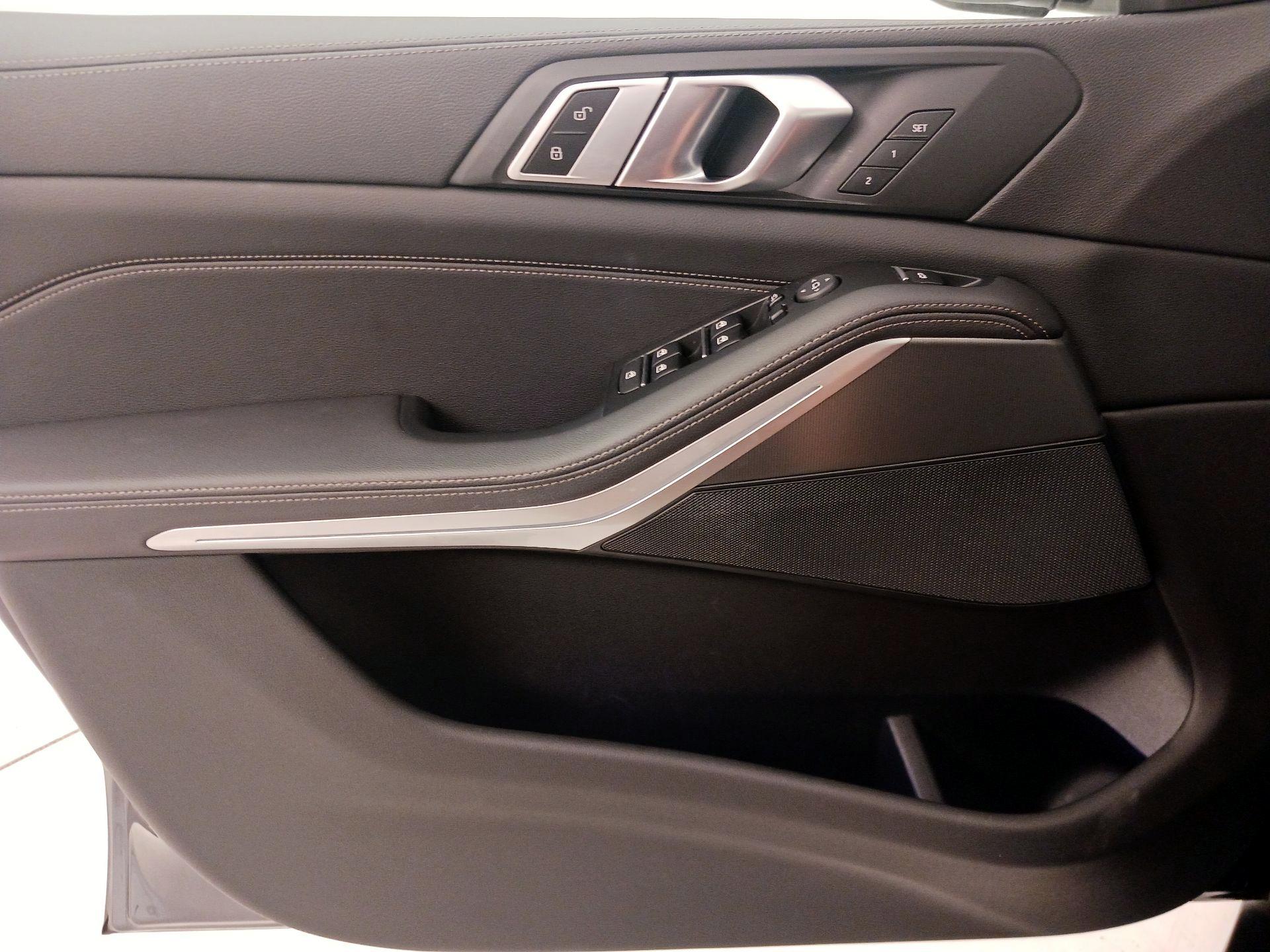 Thumbnail: 2021 BMW X5 - 12
