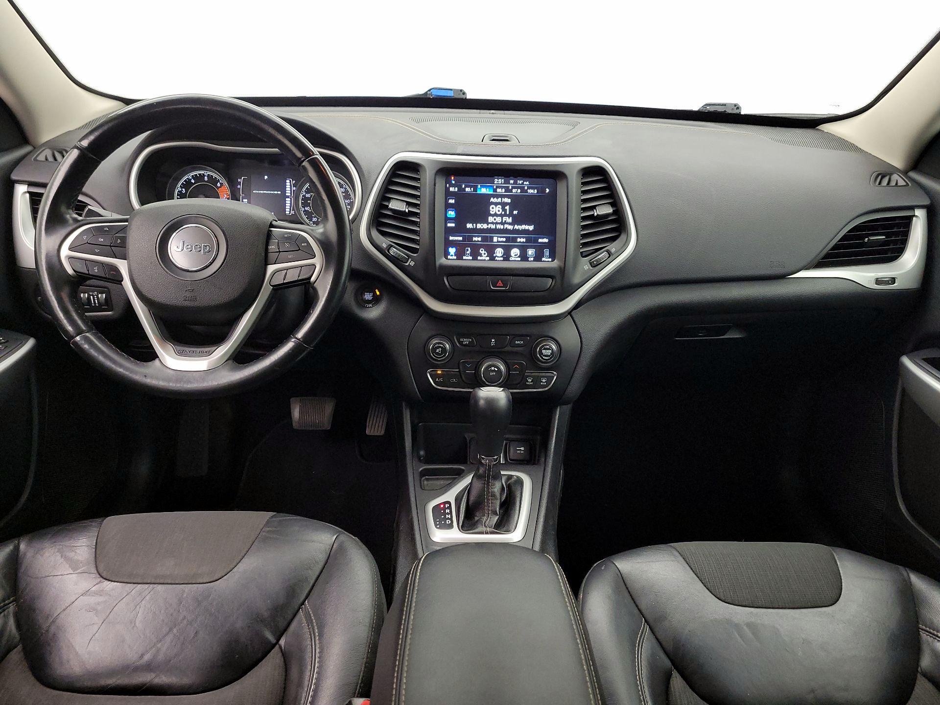 Thumbnail: 2018 Jeep Cherokee - 9