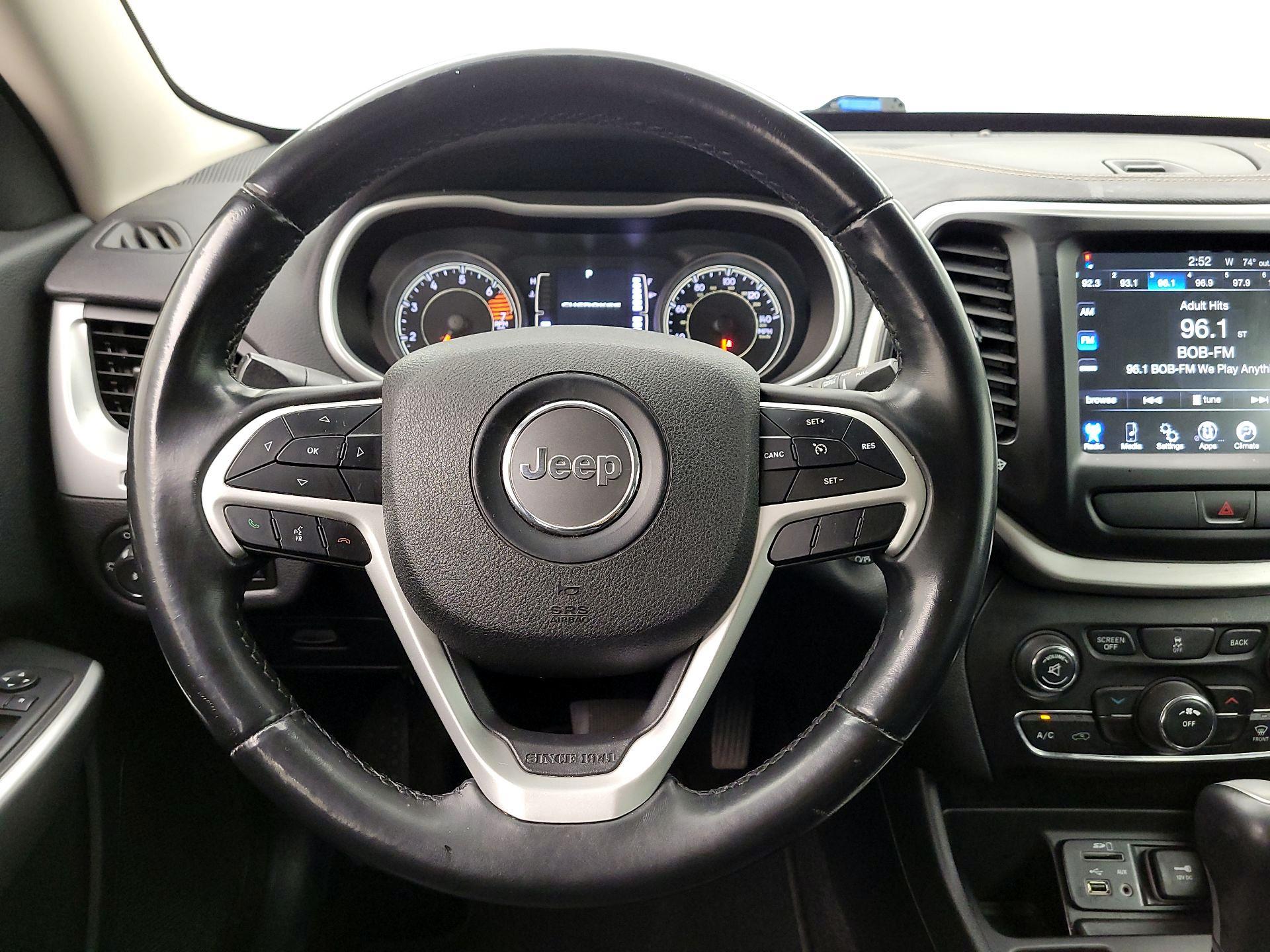 Thumbnail: 2018 Jeep Cherokee - 10