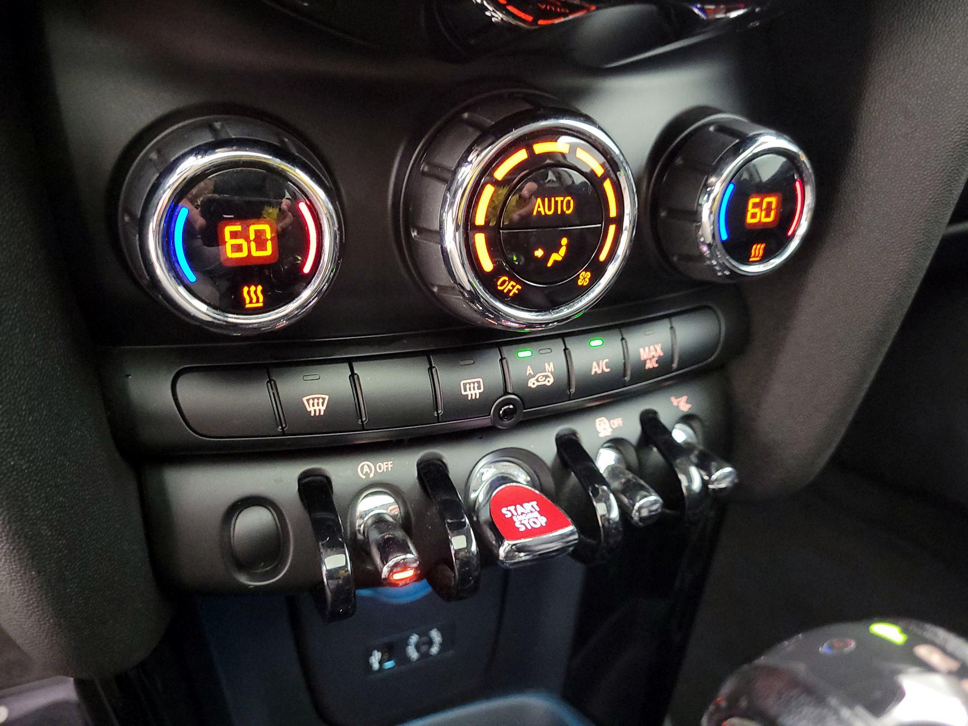 Thumbnail: 2014 MINI Cooper Hardtop - 17
