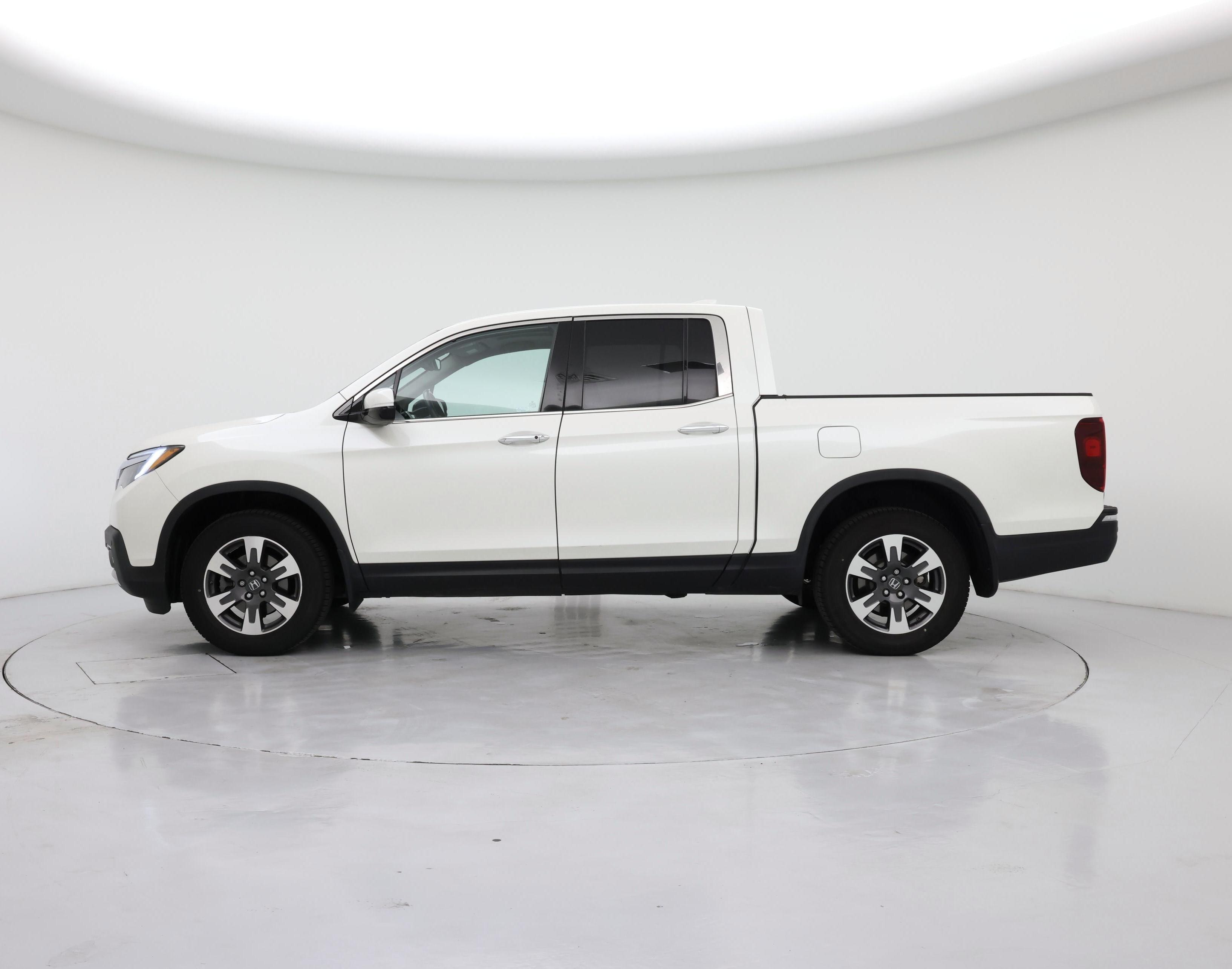 Thumbnail: 2017 Honda Ridgeline - 3