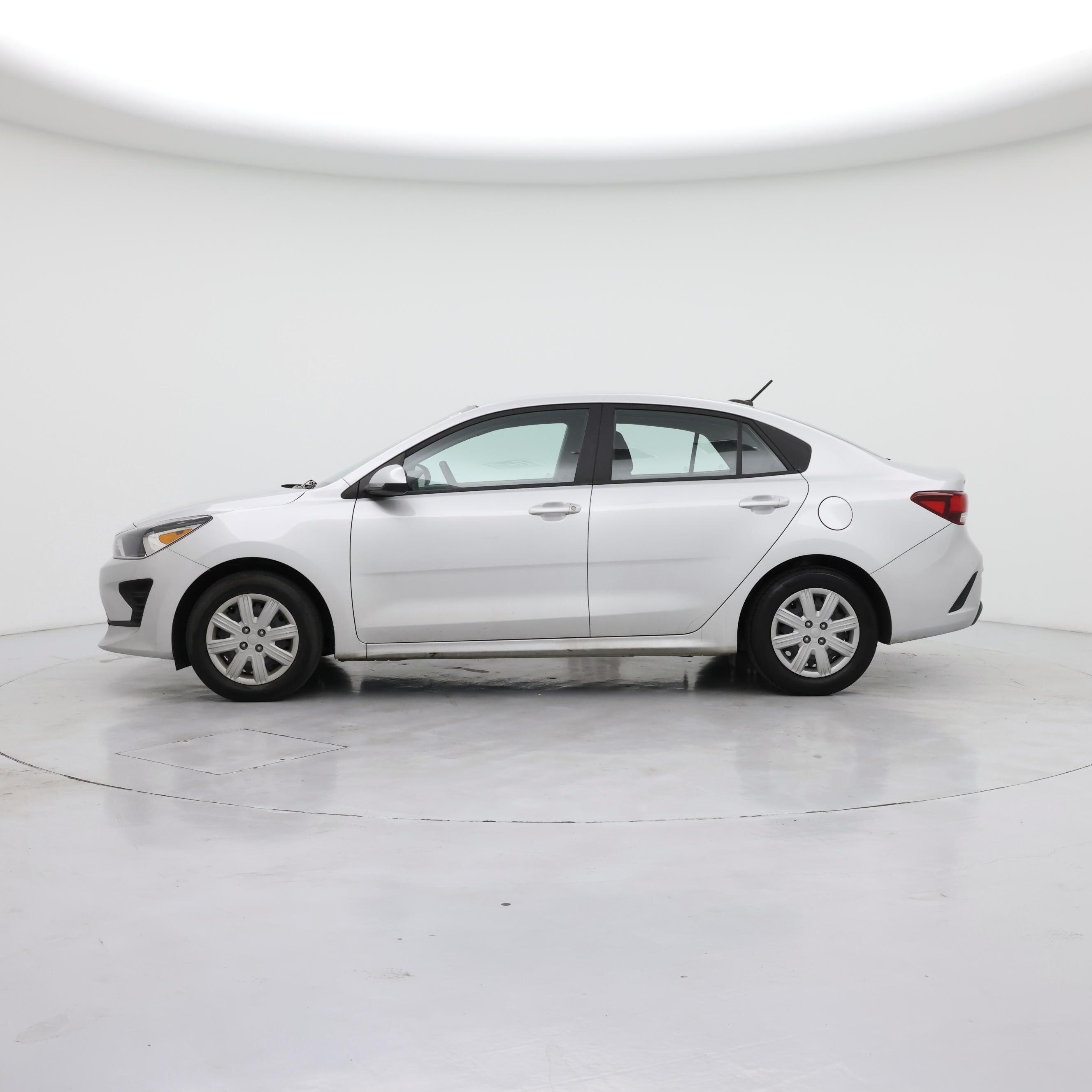 Thumbnail: 2023 Kia Rio - 3