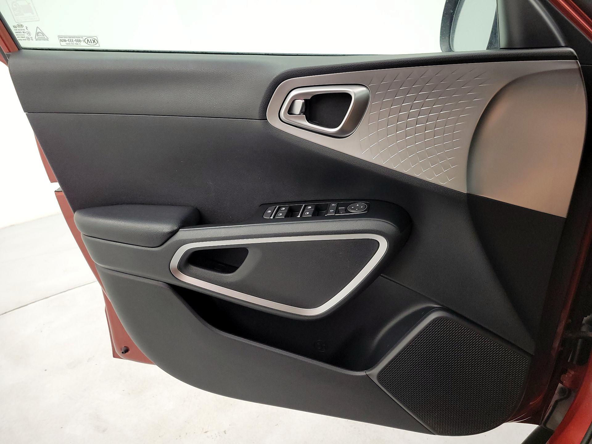 Thumbnail: 2021 Kia Soul - 12