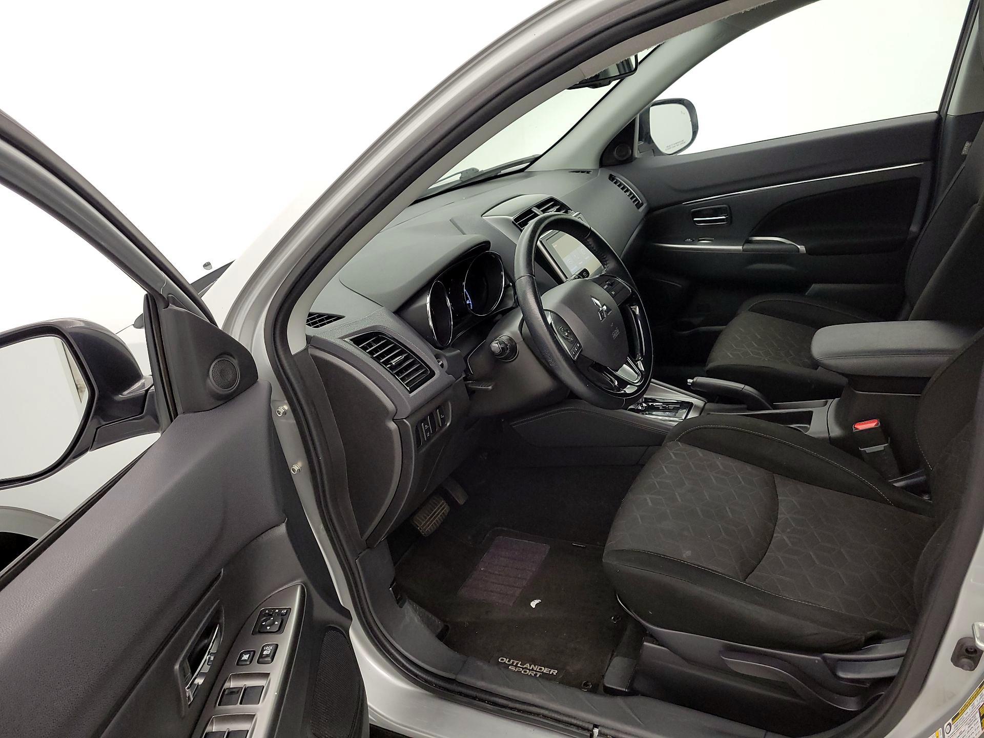 Thumbnail: 2021 Mitsubishi Outlander Sport - 11