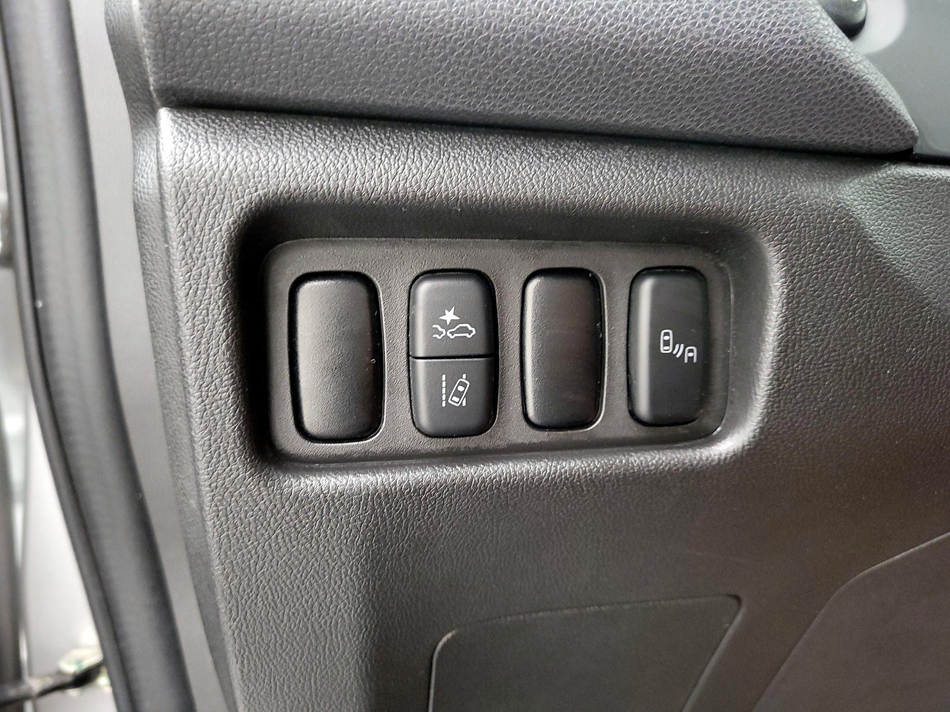 Thumbnail: 2021 Mitsubishi Outlander Sport - 13