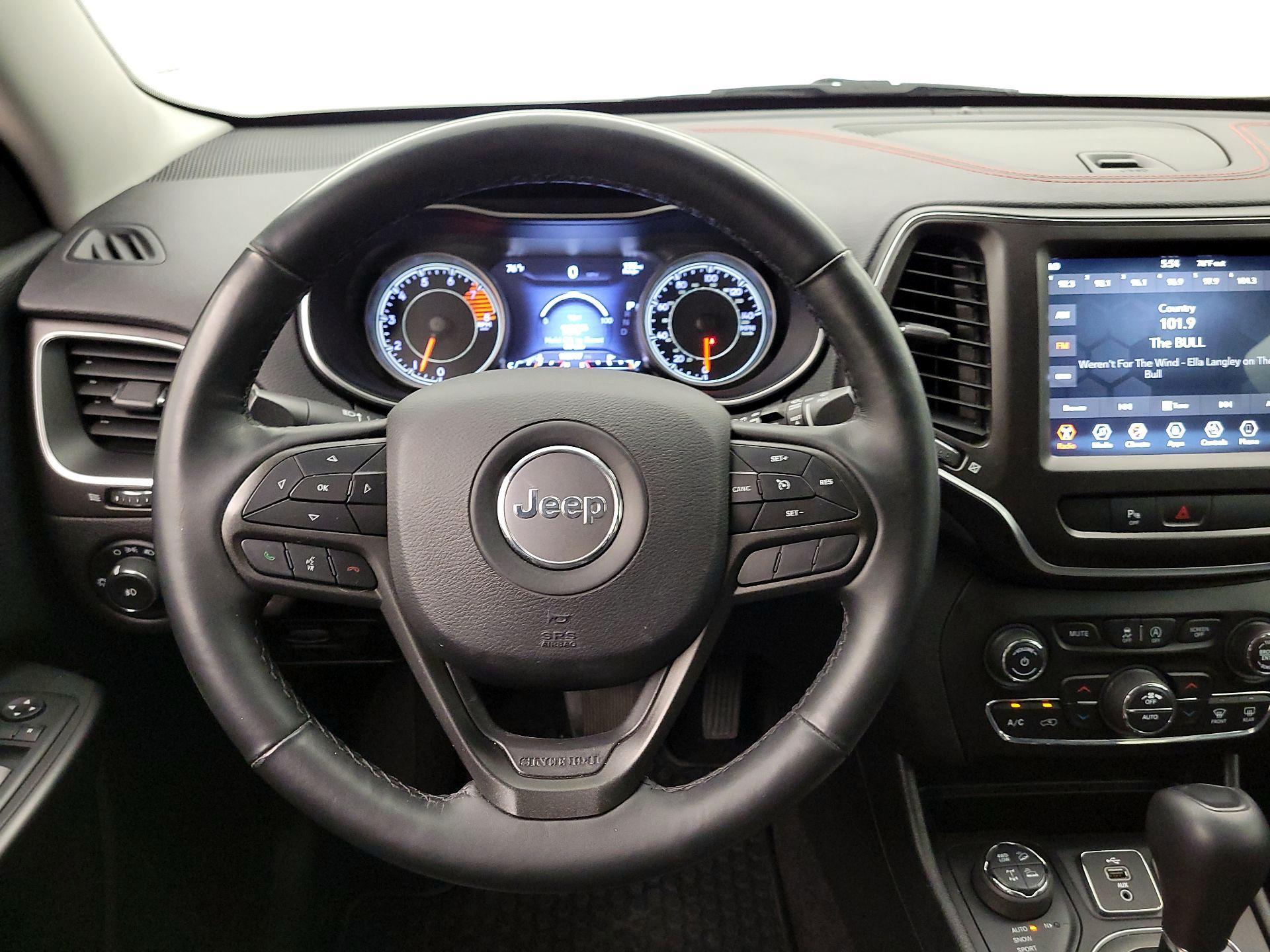 Thumbnail: 2019 Jeep Cherokee - 10