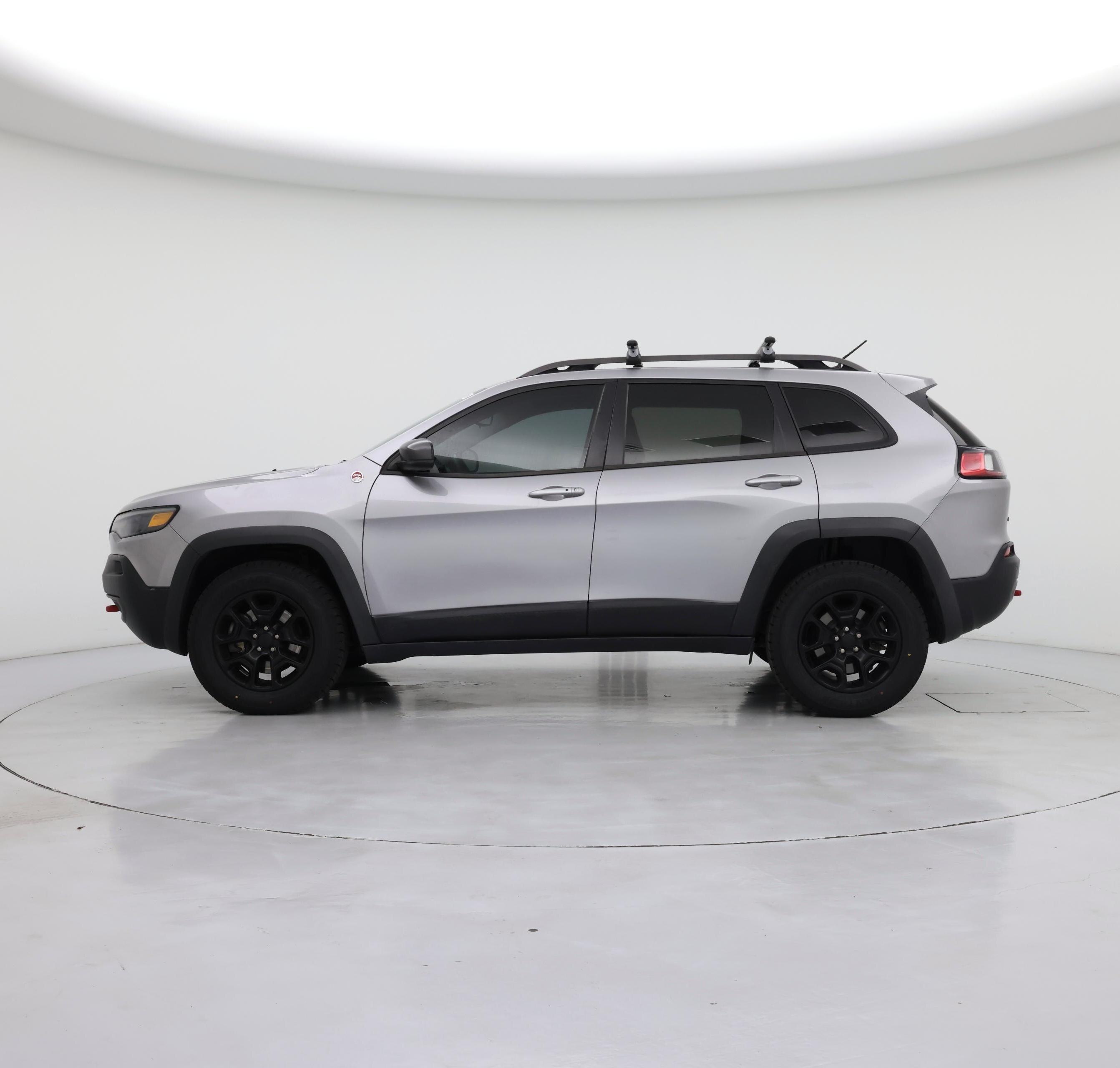 Thumbnail: 2019 Jeep Cherokee - 3