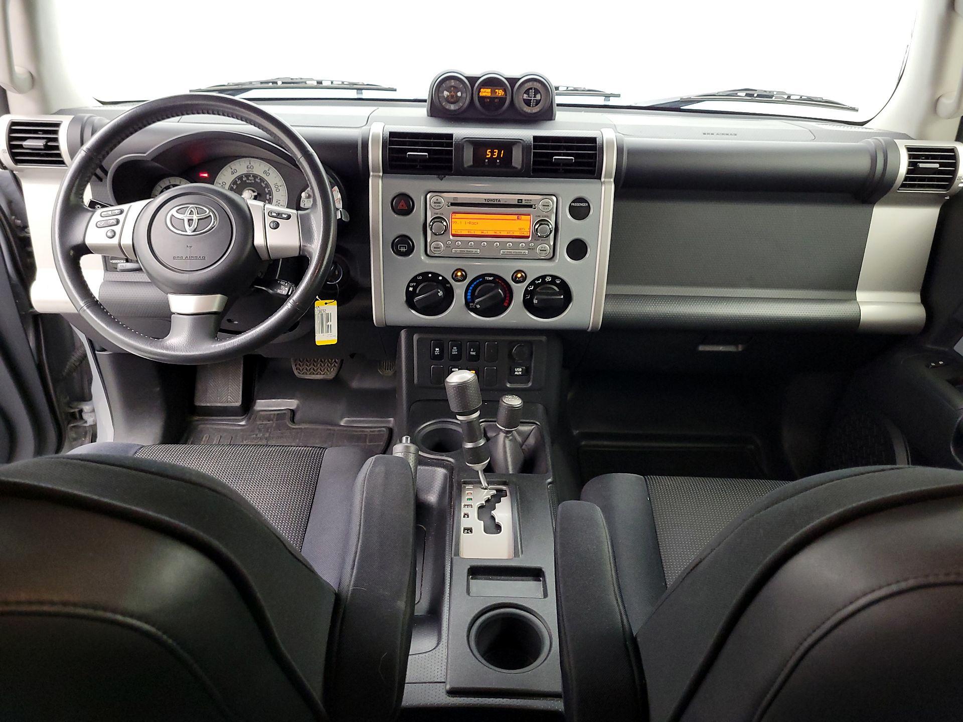 Thumbnail: 2014 Toyota FJ Cruiser - 9