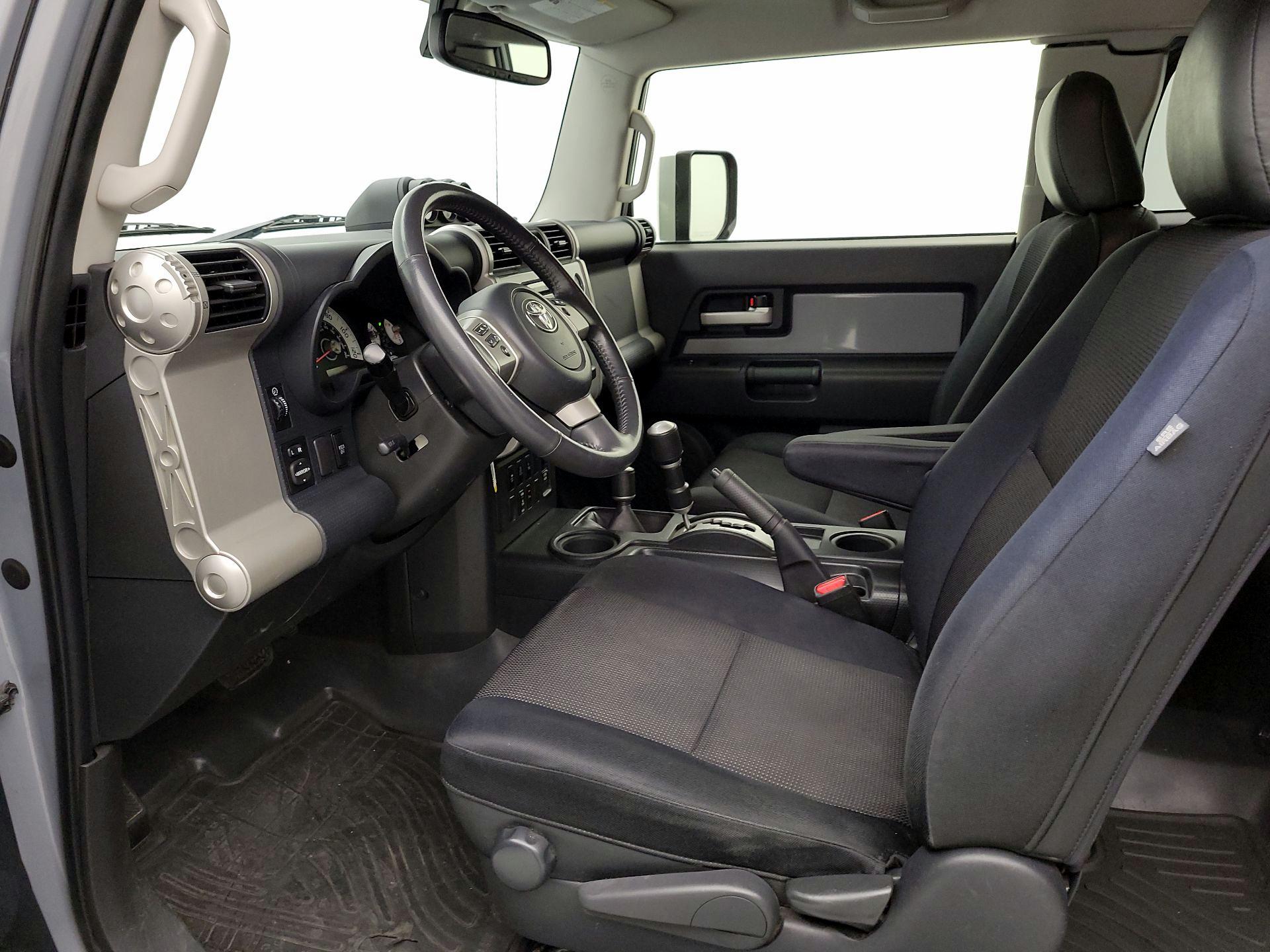 Thumbnail: 2014 Toyota FJ Cruiser - 11